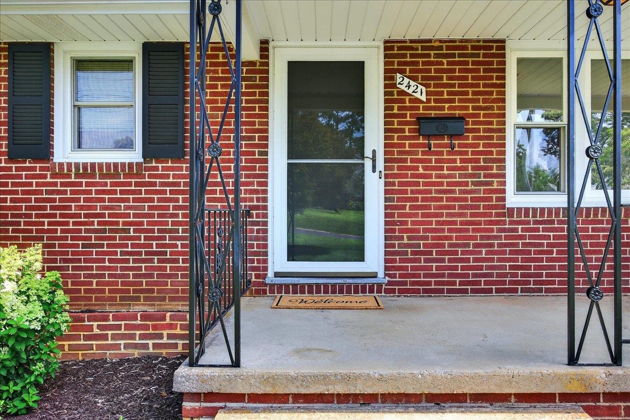 2421 MT VERNON ST, WAYNESBORO, Virginia 22980, 4 Bedrooms Bedrooms, ,2 BathroomsBathrooms,Residential,2421 MT VERNON ST,666675 MLS # 666675