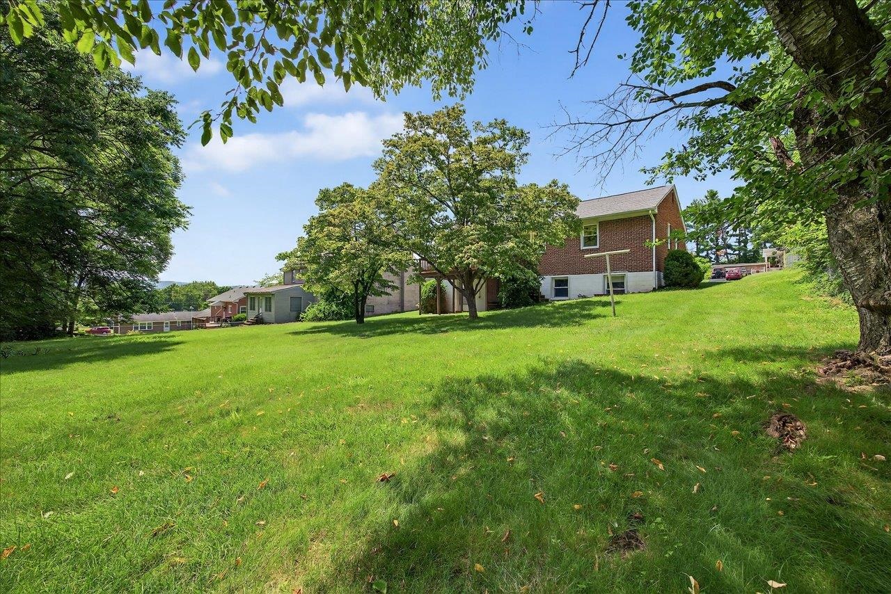 2421 MT VERNON ST, WAYNESBORO, Virginia 22980, 4 Bedrooms Bedrooms, ,2 BathroomsBathrooms,Residential,2421 MT VERNON ST,666675 MLS # 666675