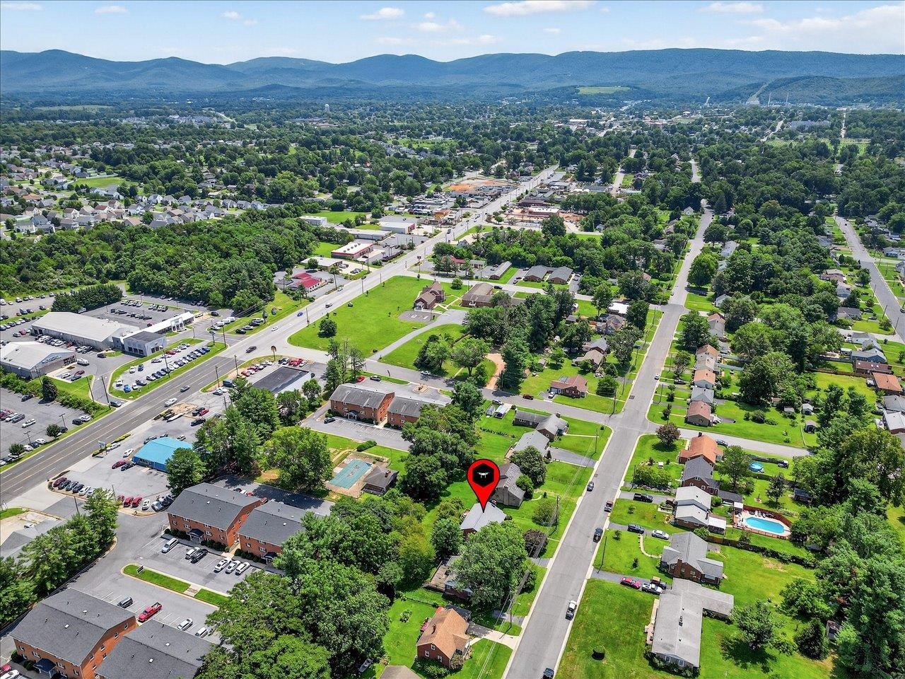 2421 MT VERNON ST, WAYNESBORO, Virginia 22980, 4 Bedrooms Bedrooms, ,2 BathroomsBathrooms,Residential,2421 MT VERNON ST,666675 MLS # 666675