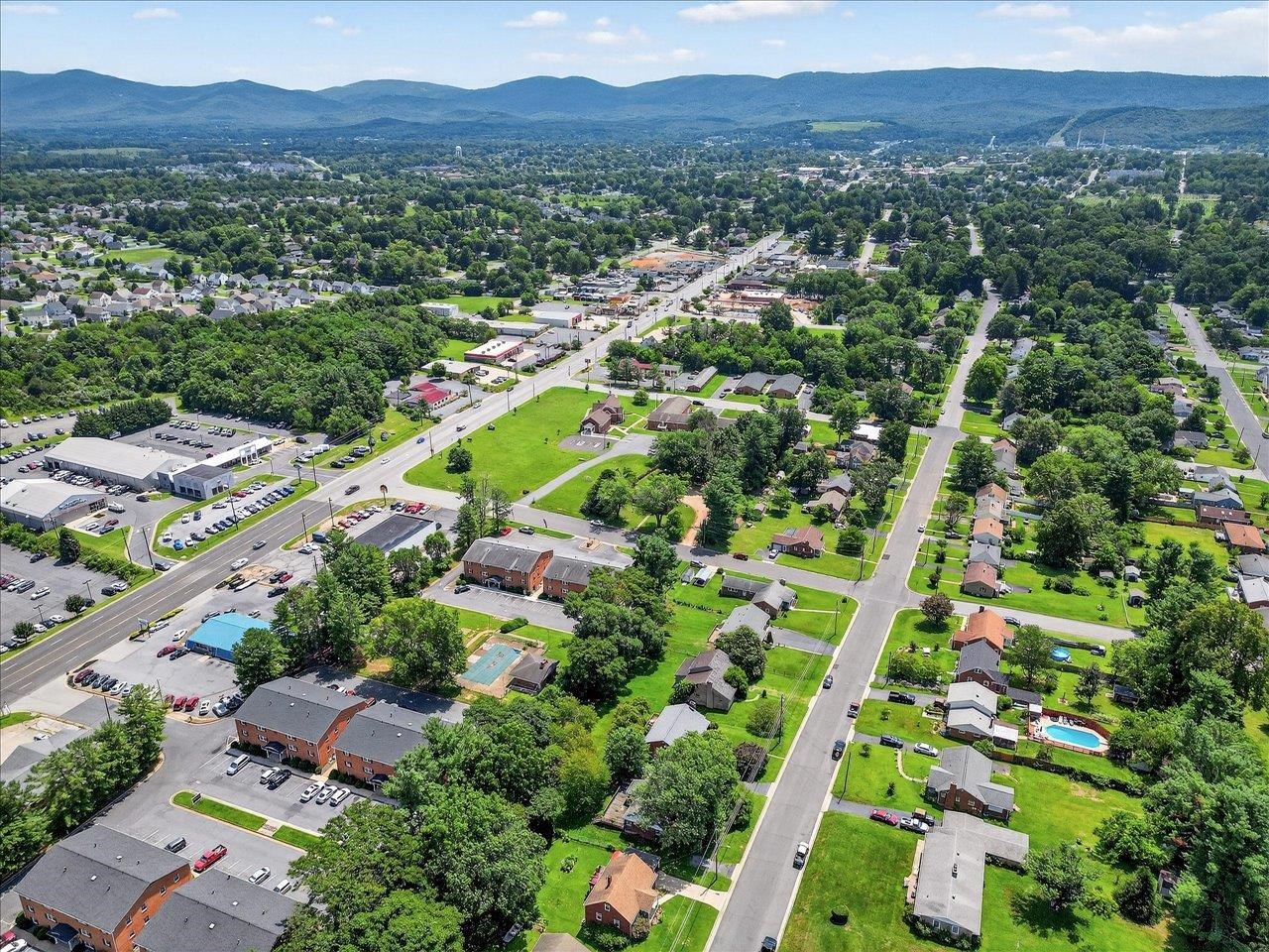 2421 MT VERNON ST, WAYNESBORO, Virginia 22980, 4 Bedrooms Bedrooms, ,2 BathroomsBathrooms,Residential,2421 MT VERNON ST,666675 MLS # 666675