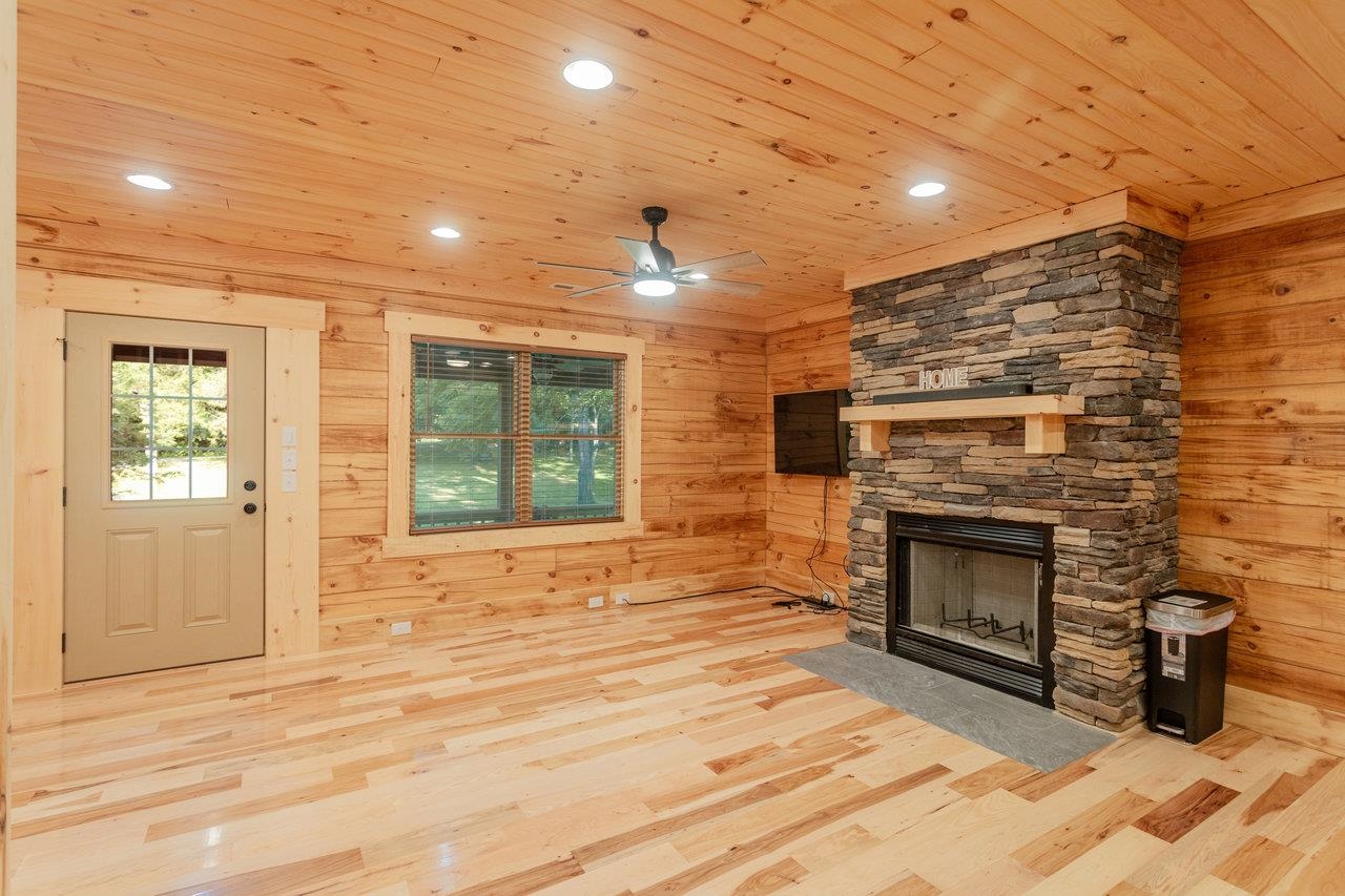 561 RIVER VIEW DR, SHENANDOAH, Virginia 22849, 2 Bedrooms Bedrooms, ,1 BathroomBathrooms,Residential,561 RIVER VIEW DR,666677 MLS # 666677