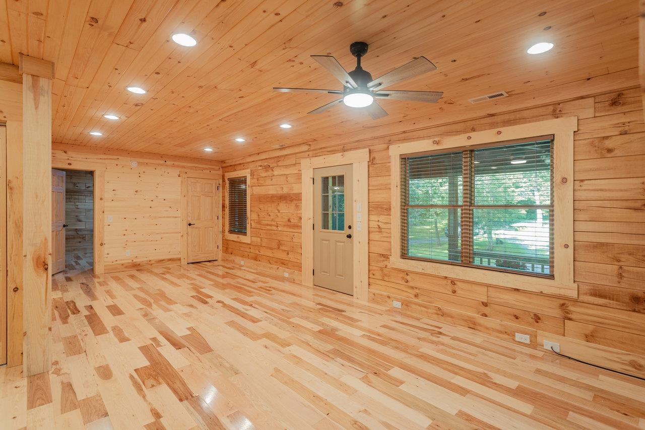 561 RIVER VIEW DR, SHENANDOAH, Virginia 22849, 2 Bedrooms Bedrooms, ,1 BathroomBathrooms,Residential,561 RIVER VIEW DR,666677 MLS # 666677
