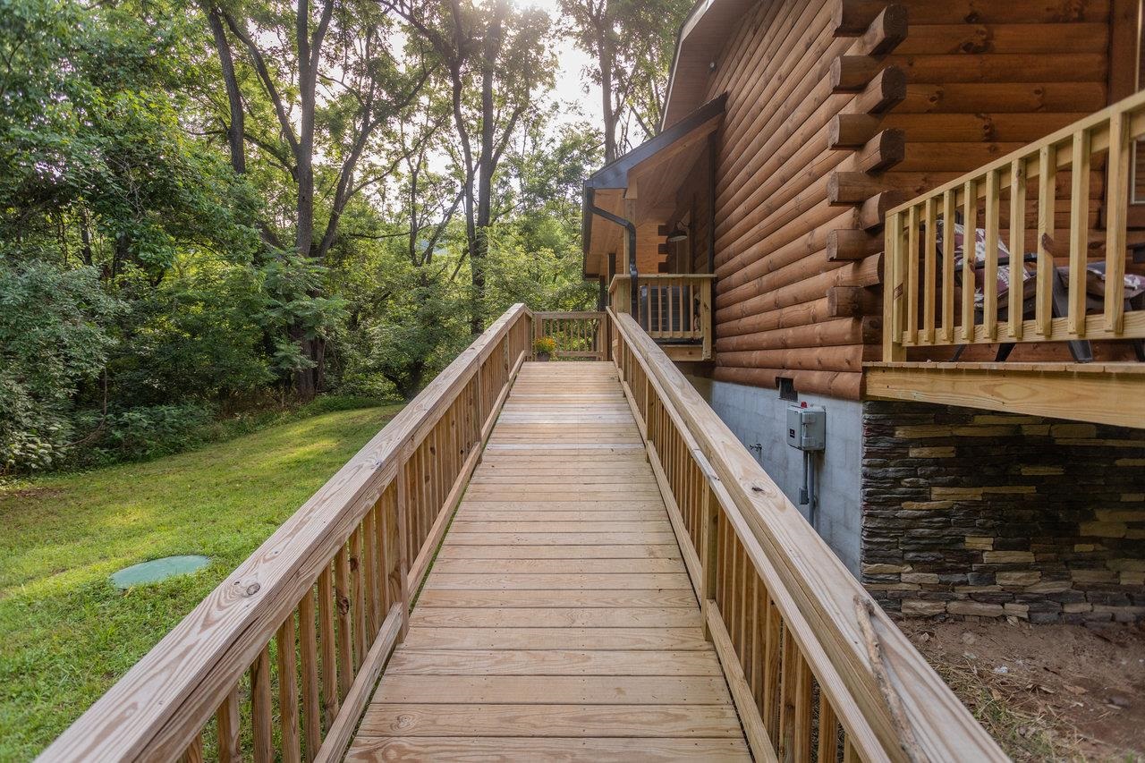 561 RIVER VIEW DR, SHENANDOAH, Virginia 22849, 2 Bedrooms Bedrooms, ,1 BathroomBathrooms,Residential,561 RIVER VIEW DR,666677 MLS # 666677