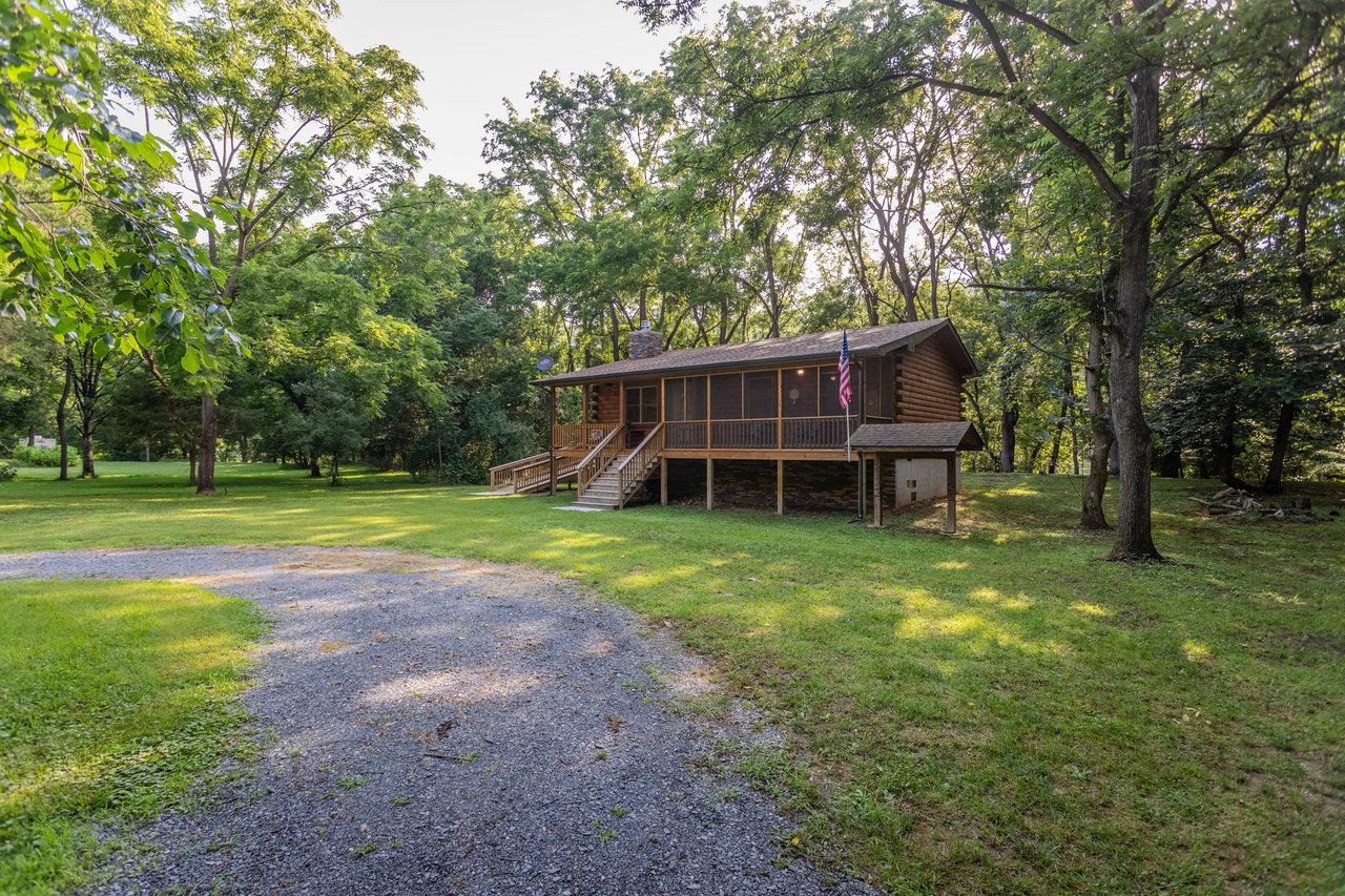 561 RIVER VIEW DR, SHENANDOAH, Virginia 22849, 2 Bedrooms Bedrooms, ,1 BathroomBathrooms,Residential,561 RIVER VIEW DR,666677 MLS # 666677