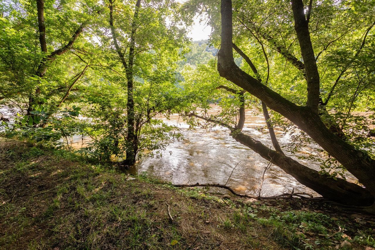 561 RIVER VIEW DR, SHENANDOAH, Virginia 22849, 2 Bedrooms Bedrooms, ,1 BathroomBathrooms,Residential,561 RIVER VIEW DR,666677 MLS # 666677
