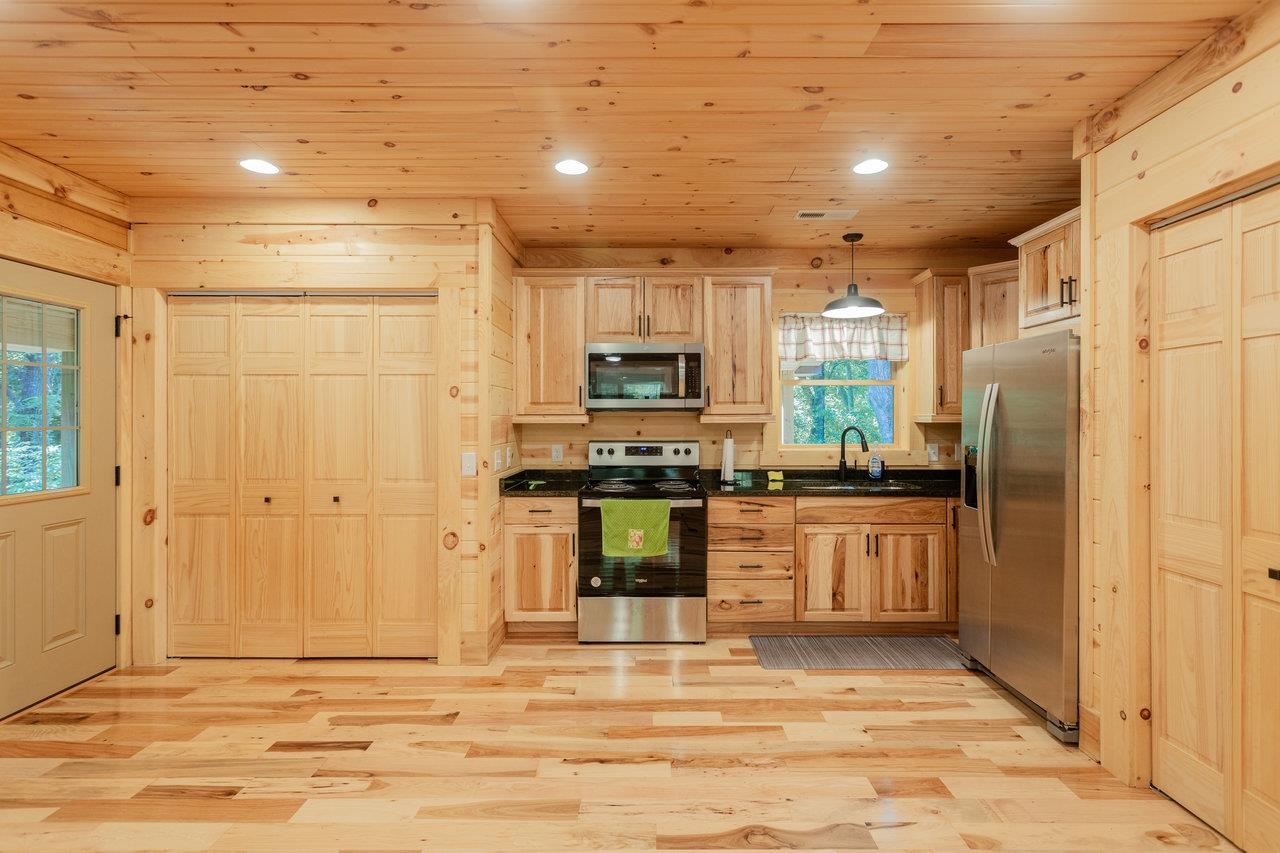561 RIVER VIEW DR, SHENANDOAH, Virginia 22849, 2 Bedrooms Bedrooms, ,1 BathroomBathrooms,Residential,561 RIVER VIEW DR,666677 MLS # 666677