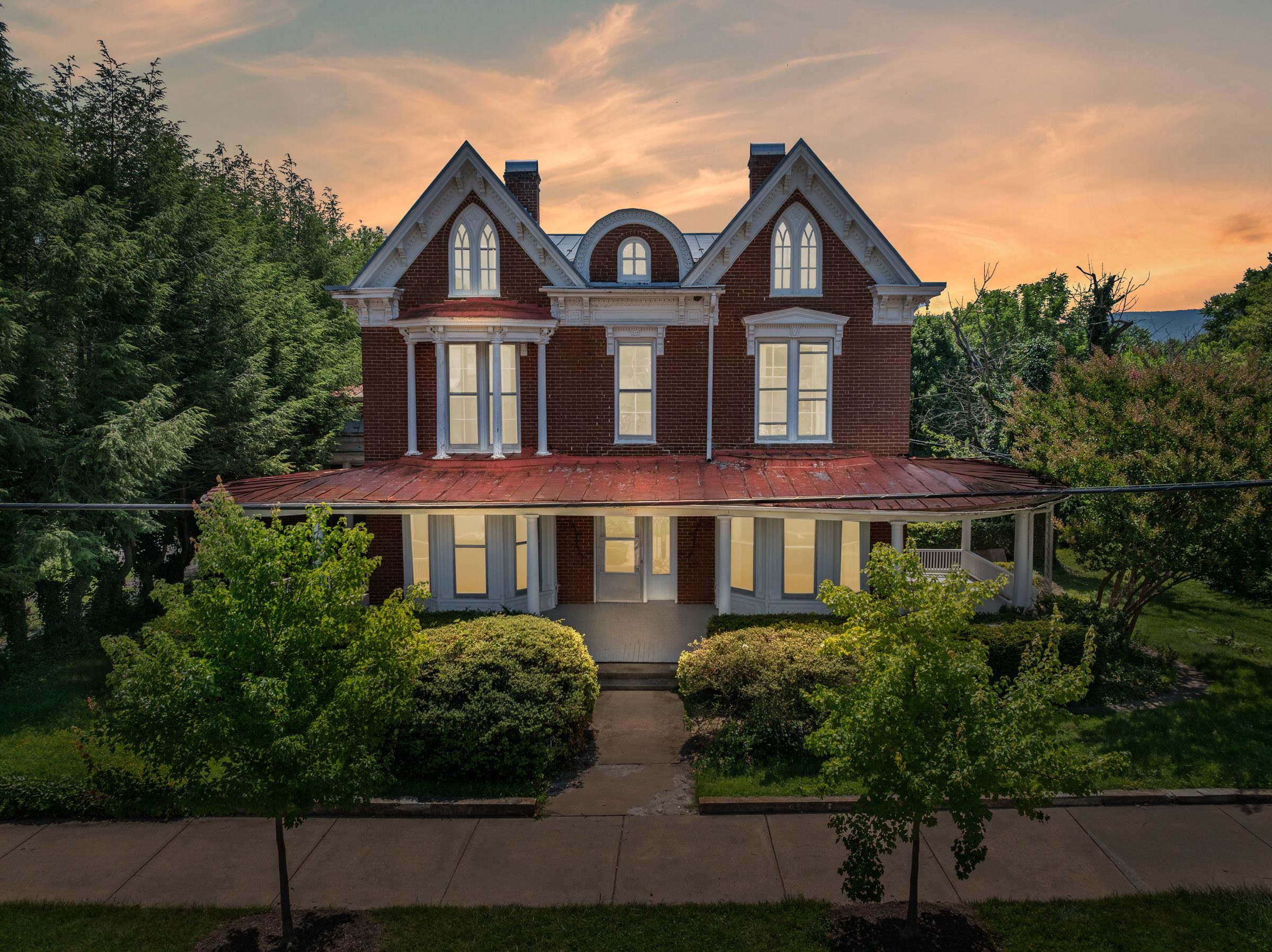 133 S MUHLENBERG ST, WOODSTOCK, Virginia 22664, 5 Bedrooms Bedrooms, ,3 BathroomsBathrooms,Residential,133 S MUHLENBERG ST,666678 MLS # 666678