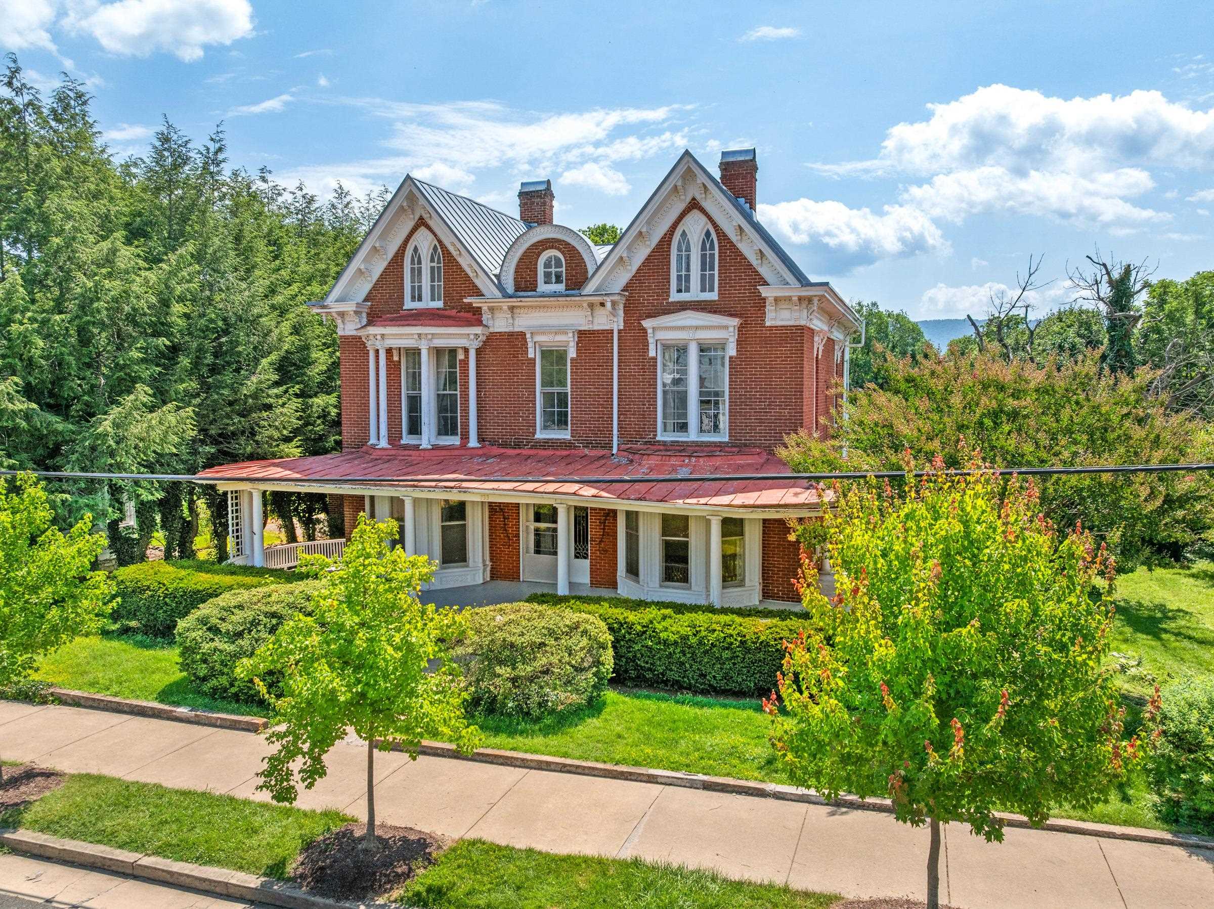 133 S MUHLENBERG ST, WOODSTOCK, Virginia 22664, 5 Bedrooms Bedrooms, ,3 BathroomsBathrooms,Residential,133 S MUHLENBERG ST,666678 MLS # 666678