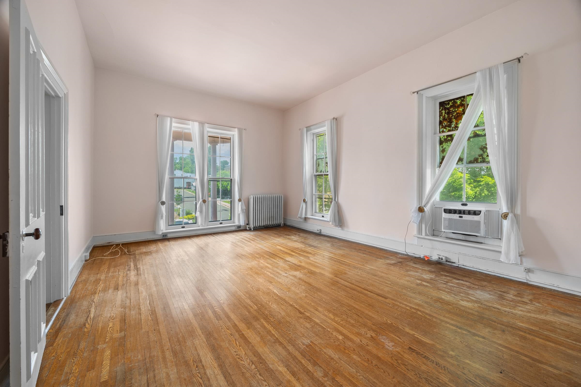 133 S MUHLENBERG ST, WOODSTOCK, Virginia 22664, 5 Bedrooms Bedrooms, ,3 BathroomsBathrooms,Residential,133 S MUHLENBERG ST,666678 MLS # 666678