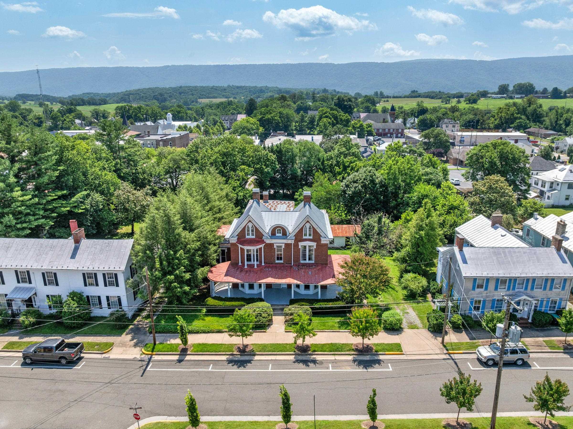 133 S MUHLENBERG ST, WOODSTOCK, Virginia 22664, 5 Bedrooms Bedrooms, ,3 BathroomsBathrooms,Residential,133 S MUHLENBERG ST,666678 MLS # 666678