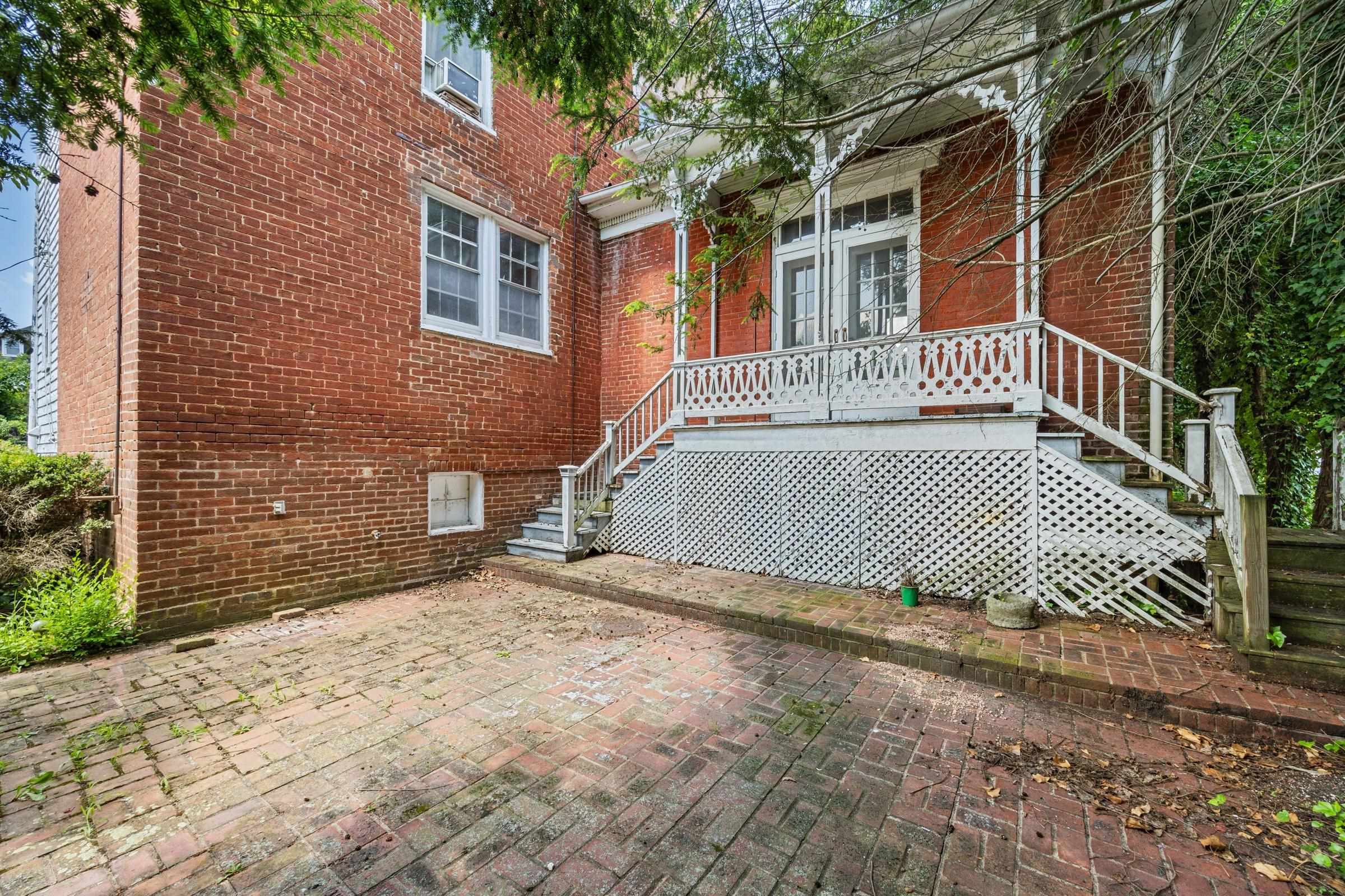133 S MUHLENBERG ST, WOODSTOCK, Virginia 22664, 5 Bedrooms Bedrooms, ,3 BathroomsBathrooms,Residential,133 S MUHLENBERG ST,666678 MLS # 666678