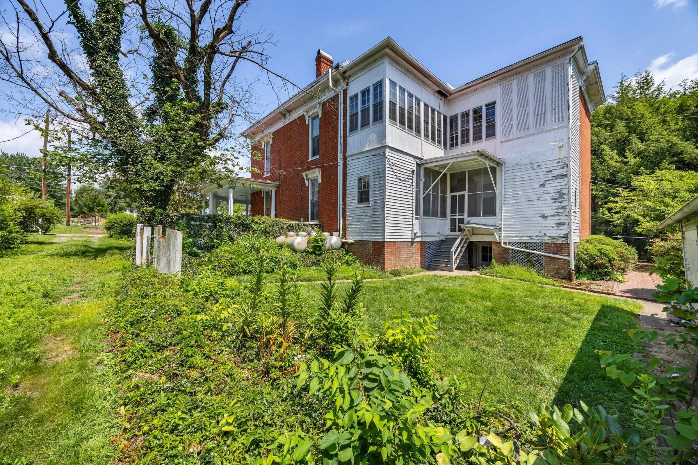 133 S MUHLENBERG ST, WOODSTOCK, Virginia 22664, 5 Bedrooms Bedrooms, ,3 BathroomsBathrooms,Residential,133 S MUHLENBERG ST,666678 MLS # 666678