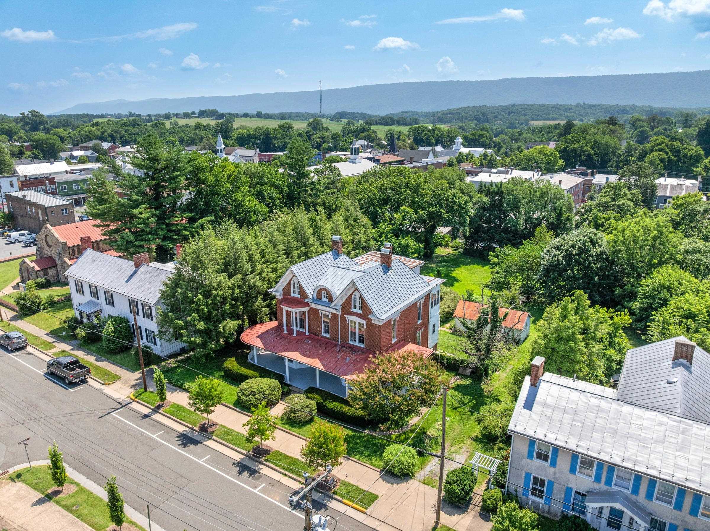 133 S MUHLENBERG ST, WOODSTOCK, Virginia 22664, 5 Bedrooms Bedrooms, ,3 BathroomsBathrooms,Residential,133 S MUHLENBERG ST,666678 MLS # 666678