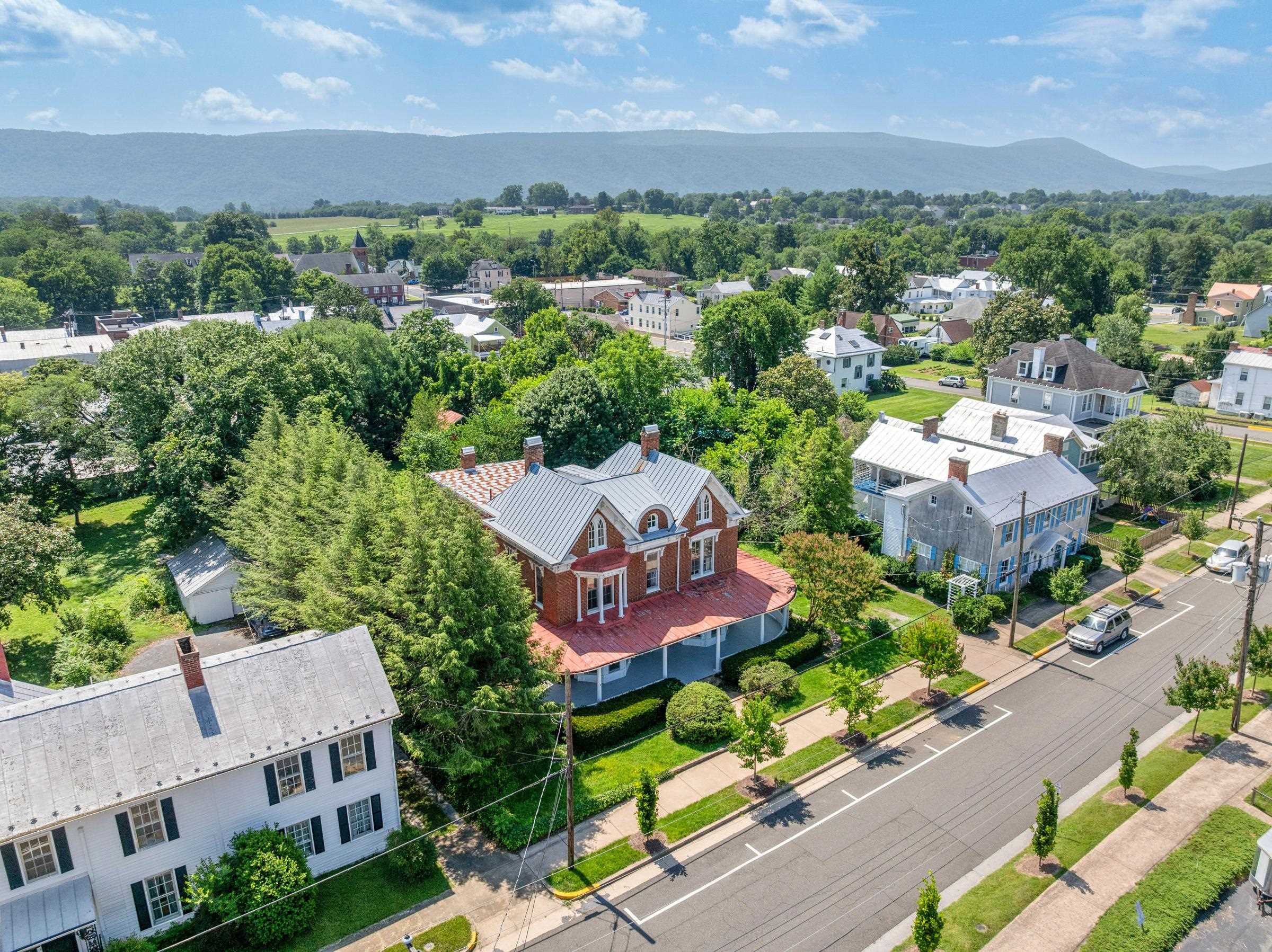 133 S MUHLENBERG ST, WOODSTOCK, Virginia 22664, 5 Bedrooms Bedrooms, ,3 BathroomsBathrooms,Residential,133 S MUHLENBERG ST,666678 MLS # 666678