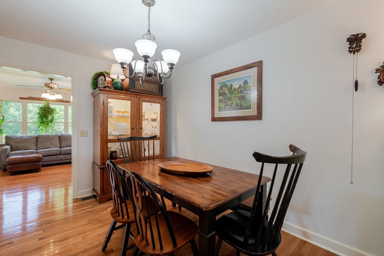 200 MILLER DR, BRIDGEWATER, Virginia 22812, 3 Bedrooms Bedrooms, ,2 BathroomsBathrooms,Residential,200 MILLER DR,666679 MLS # 666679