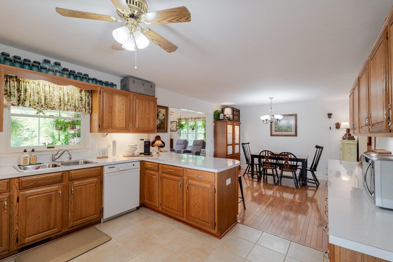 200 MILLER DR, BRIDGEWATER, Virginia 22812, 3 Bedrooms Bedrooms, ,2 BathroomsBathrooms,Residential,200 MILLER DR,666679 MLS # 666679