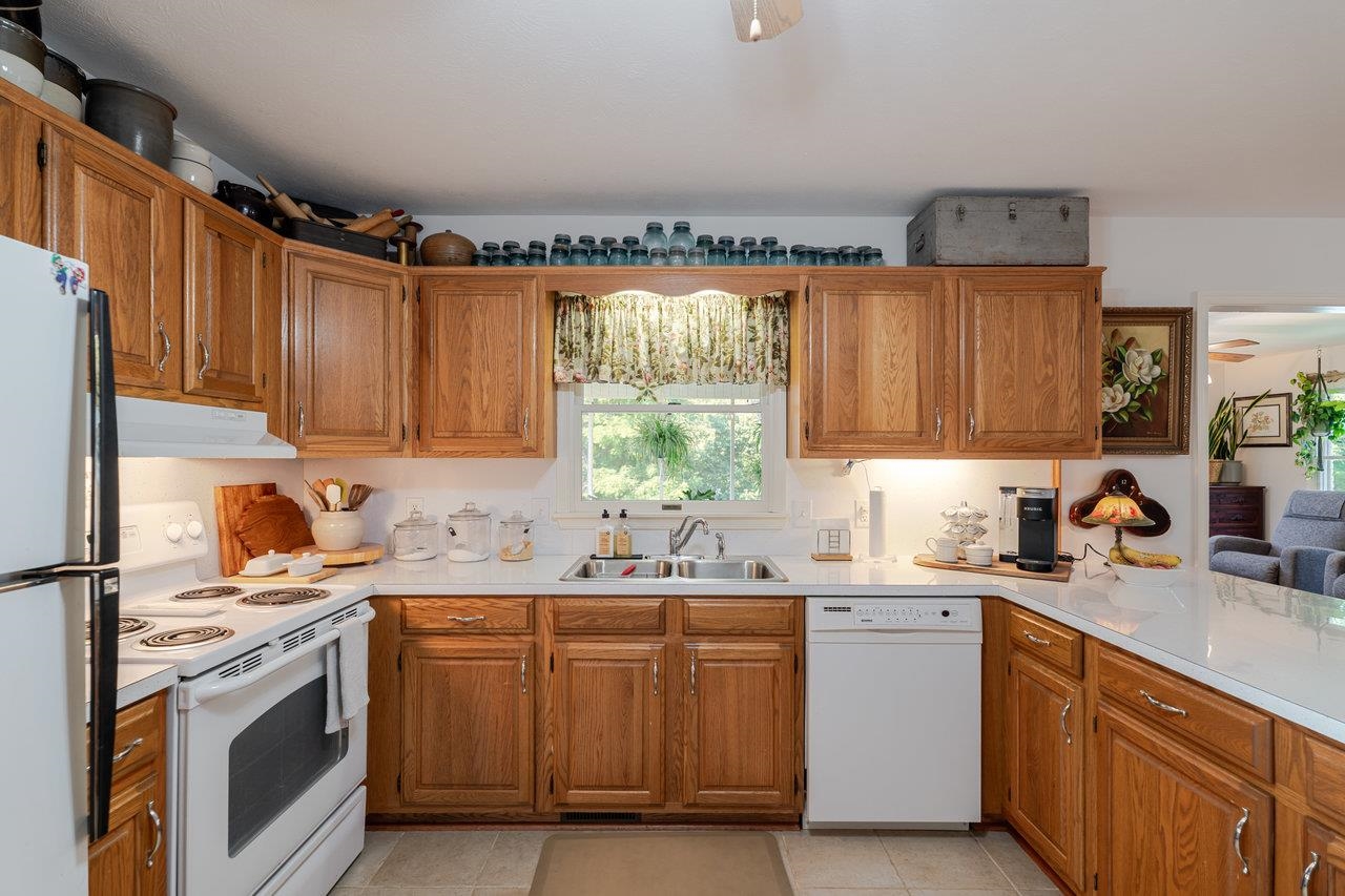 200 MILLER DR, BRIDGEWATER, Virginia 22812, 3 Bedrooms Bedrooms, ,2 BathroomsBathrooms,Residential,200 MILLER DR,666679 MLS # 666679