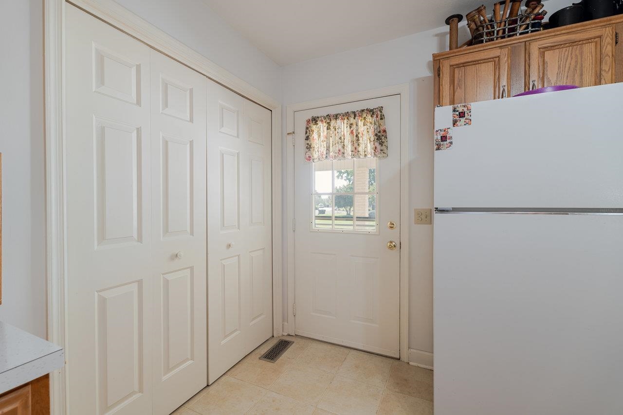 200 MILLER DR, BRIDGEWATER, Virginia 22812, 3 Bedrooms Bedrooms, ,2 BathroomsBathrooms,Residential,200 MILLER DR,666679 MLS # 666679