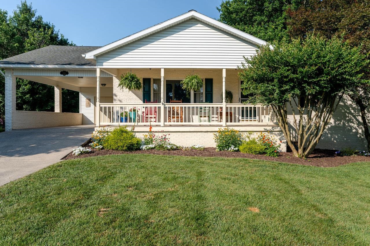 200 MILLER DR, BRIDGEWATER, Virginia 22812, 3 Bedrooms Bedrooms, ,2 BathroomsBathrooms,Residential,200 MILLER DR,666679 MLS # 666679