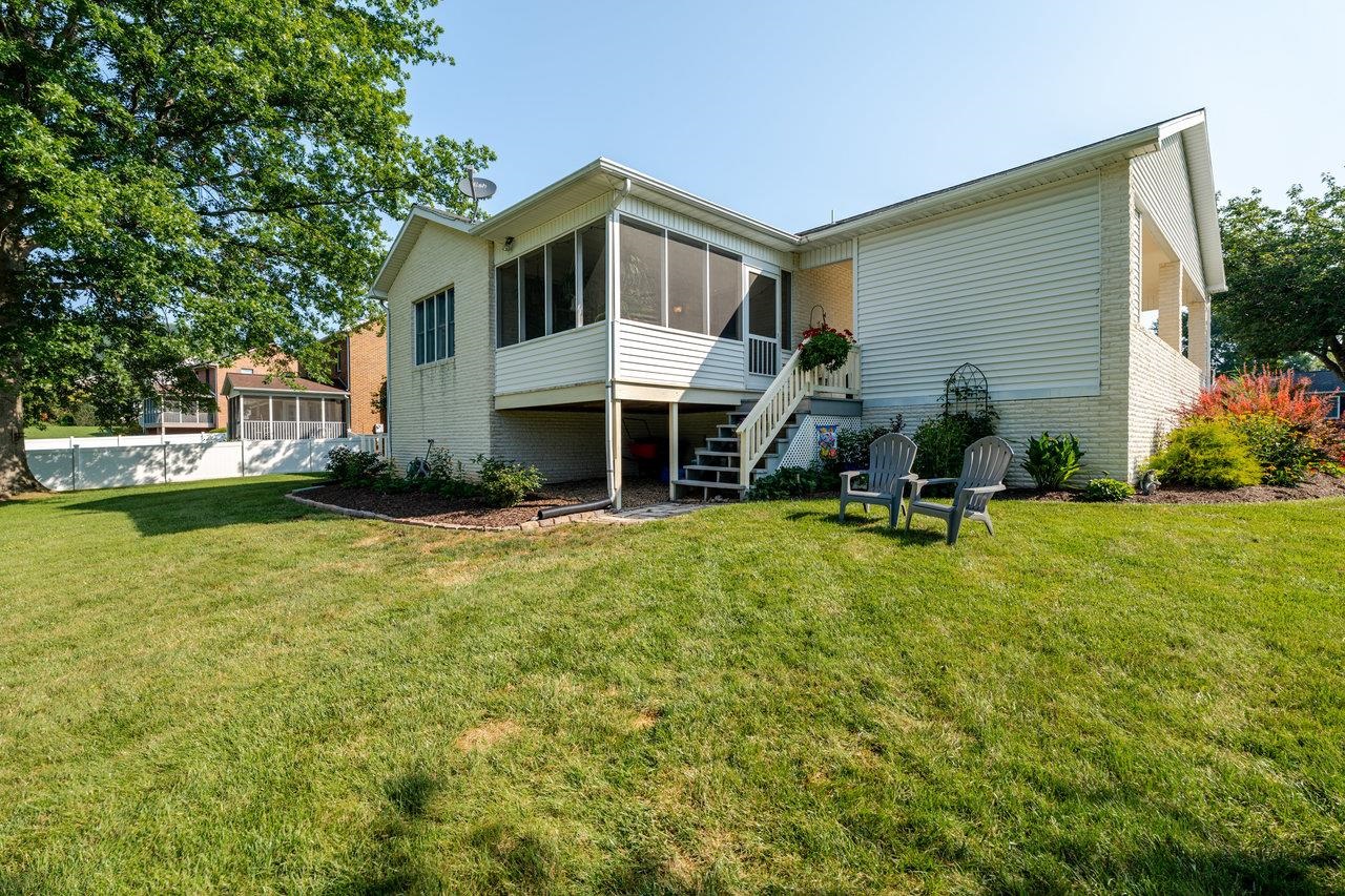 200 MILLER DR, BRIDGEWATER, Virginia 22812, 3 Bedrooms Bedrooms, ,2 BathroomsBathrooms,Residential,200 MILLER DR,666679 MLS # 666679