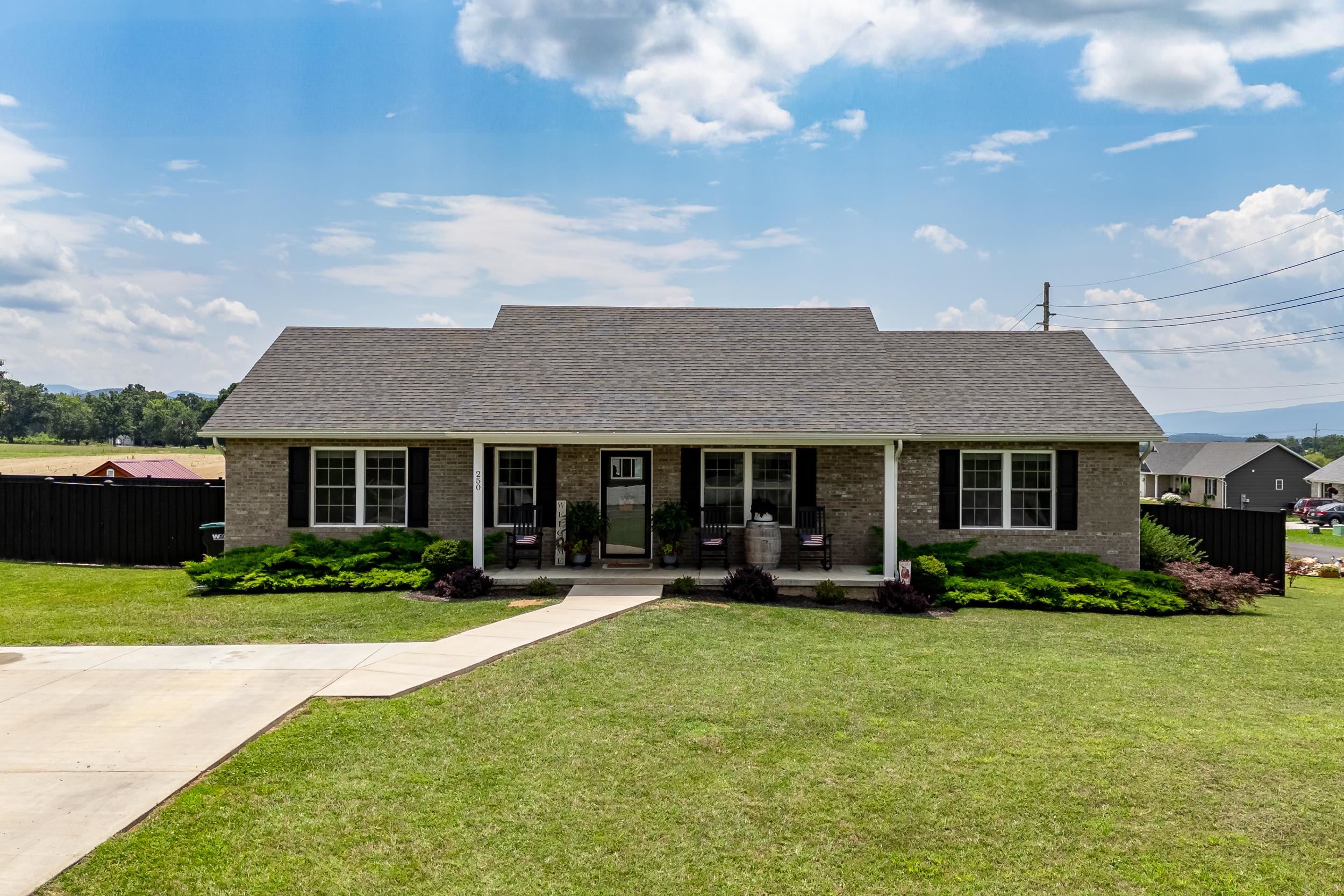 250 FAIRVIEW RD, LURAY, Virginia 22835, 3 Bedrooms Bedrooms, ,2 BathroomsBathrooms,Residential,250 FAIRVIEW RD,666682 MLS # 666682