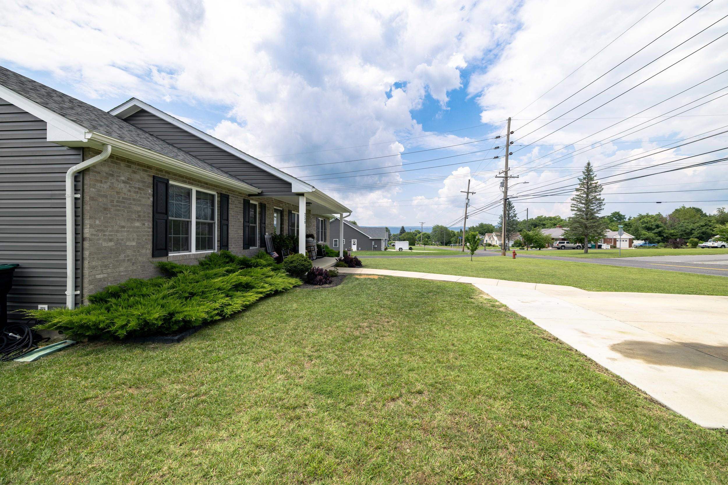 250 FAIRVIEW RD, LURAY, Virginia 22835, 3 Bedrooms Bedrooms, ,2 BathroomsBathrooms,Residential,250 FAIRVIEW RD,666682 MLS # 666682