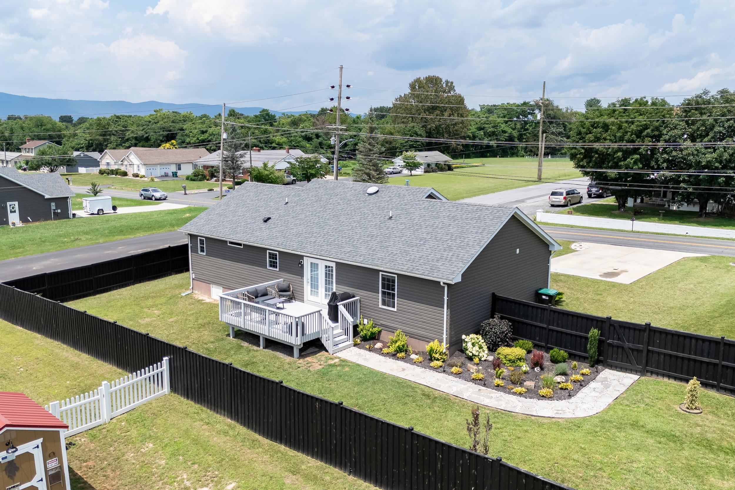 250 FAIRVIEW RD, LURAY, Virginia 22835, 3 Bedrooms Bedrooms, ,2 BathroomsBathrooms,Residential,250 FAIRVIEW RD,666682 MLS # 666682