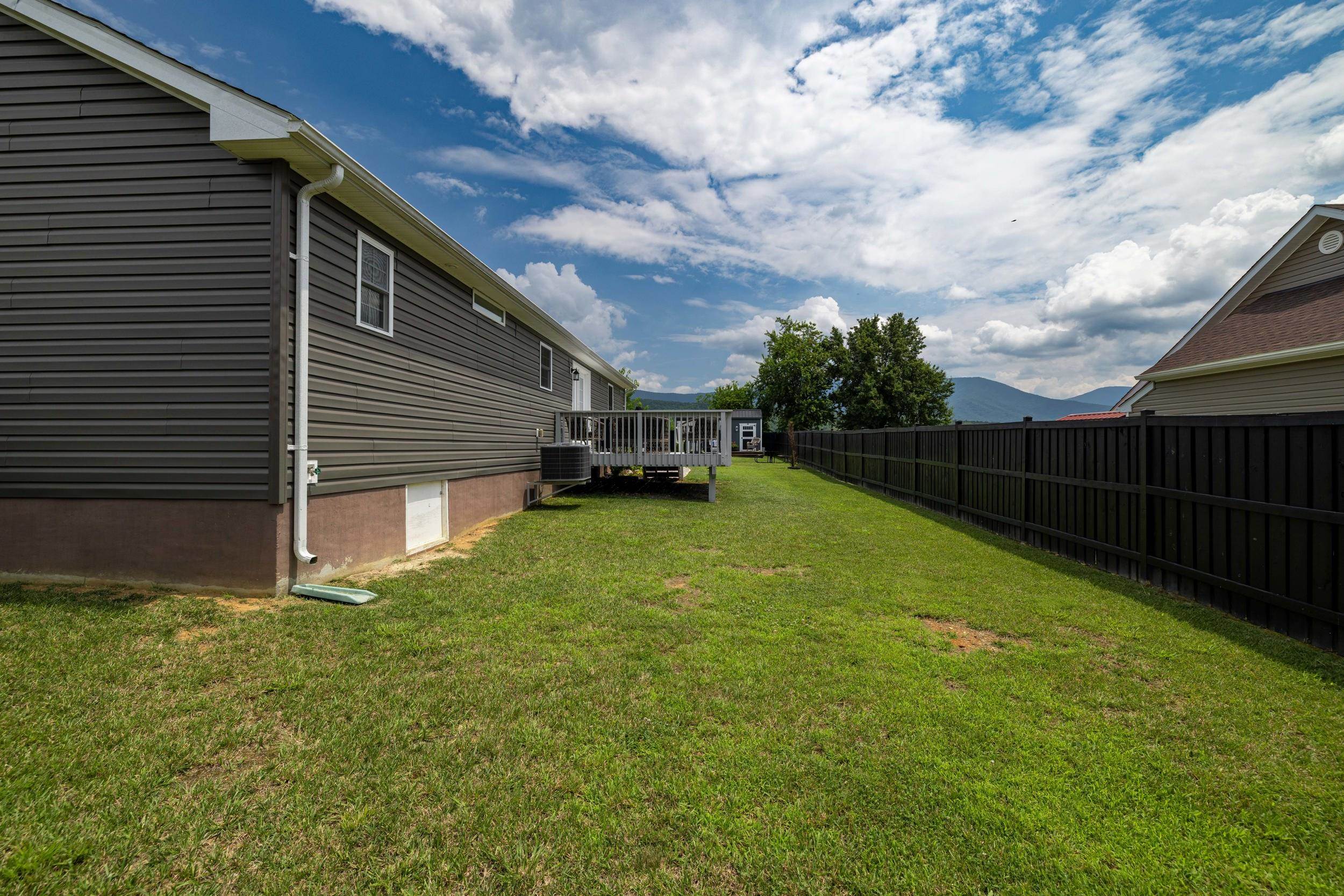250 FAIRVIEW RD, LURAY, Virginia 22835, 3 Bedrooms Bedrooms, ,2 BathroomsBathrooms,Residential,250 FAIRVIEW RD,666682 MLS # 666682