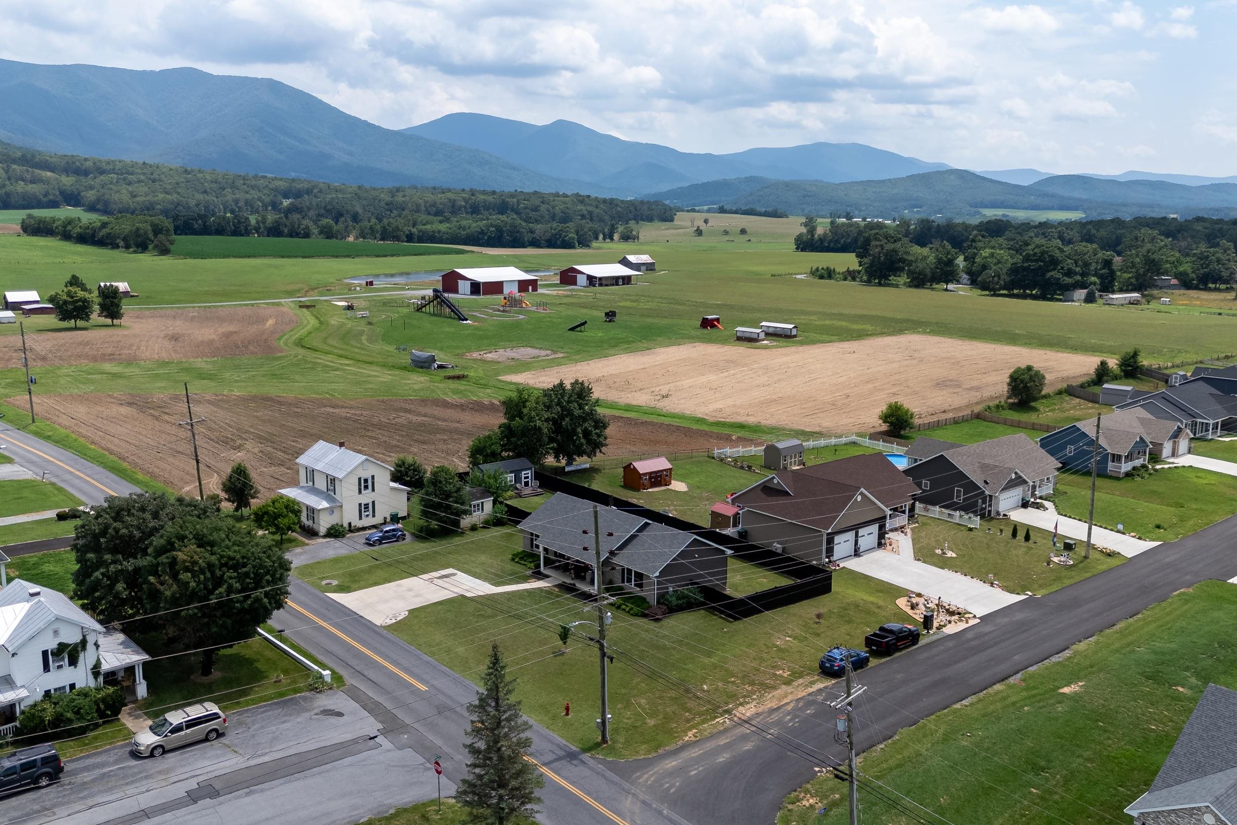 250 FAIRVIEW RD, LURAY, Virginia 22835, 3 Bedrooms Bedrooms, ,2 BathroomsBathrooms,Residential,250 FAIRVIEW RD,666682 MLS # 666682