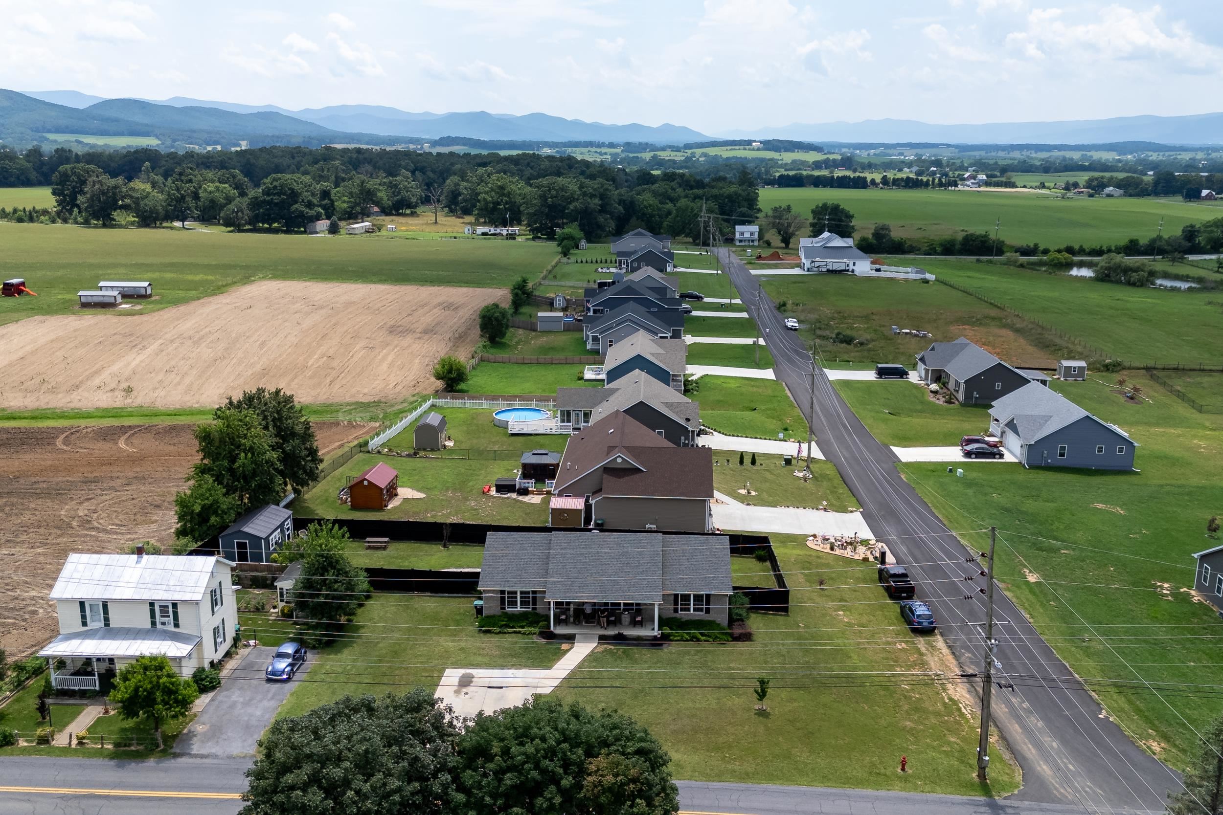 250 FAIRVIEW RD, LURAY, Virginia 22835, 3 Bedrooms Bedrooms, ,2 BathroomsBathrooms,Residential,250 FAIRVIEW RD,666682 MLS # 666682