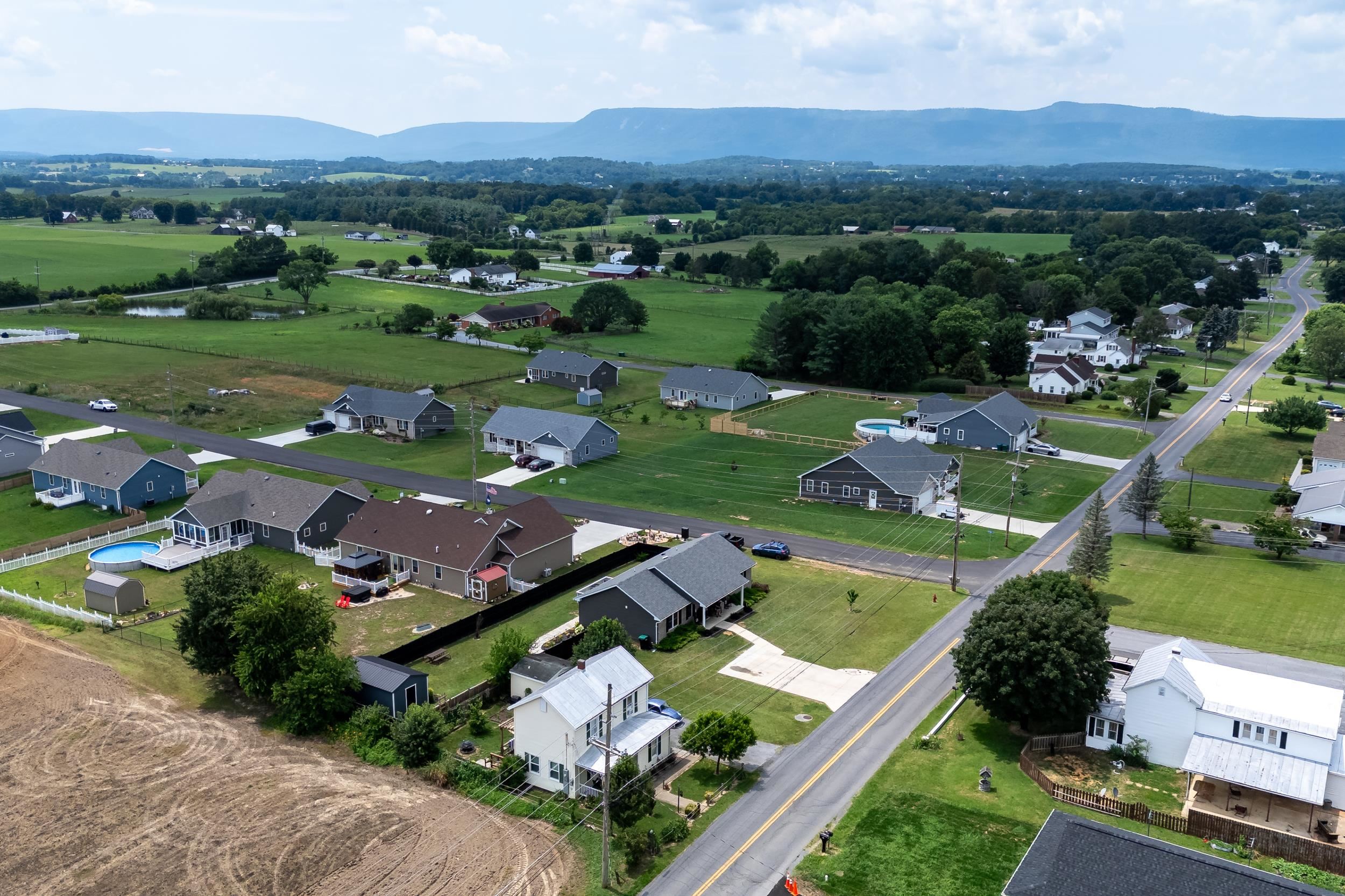 250 FAIRVIEW RD, LURAY, Virginia 22835, 3 Bedrooms Bedrooms, ,2 BathroomsBathrooms,Residential,250 FAIRVIEW RD,666682 MLS # 666682