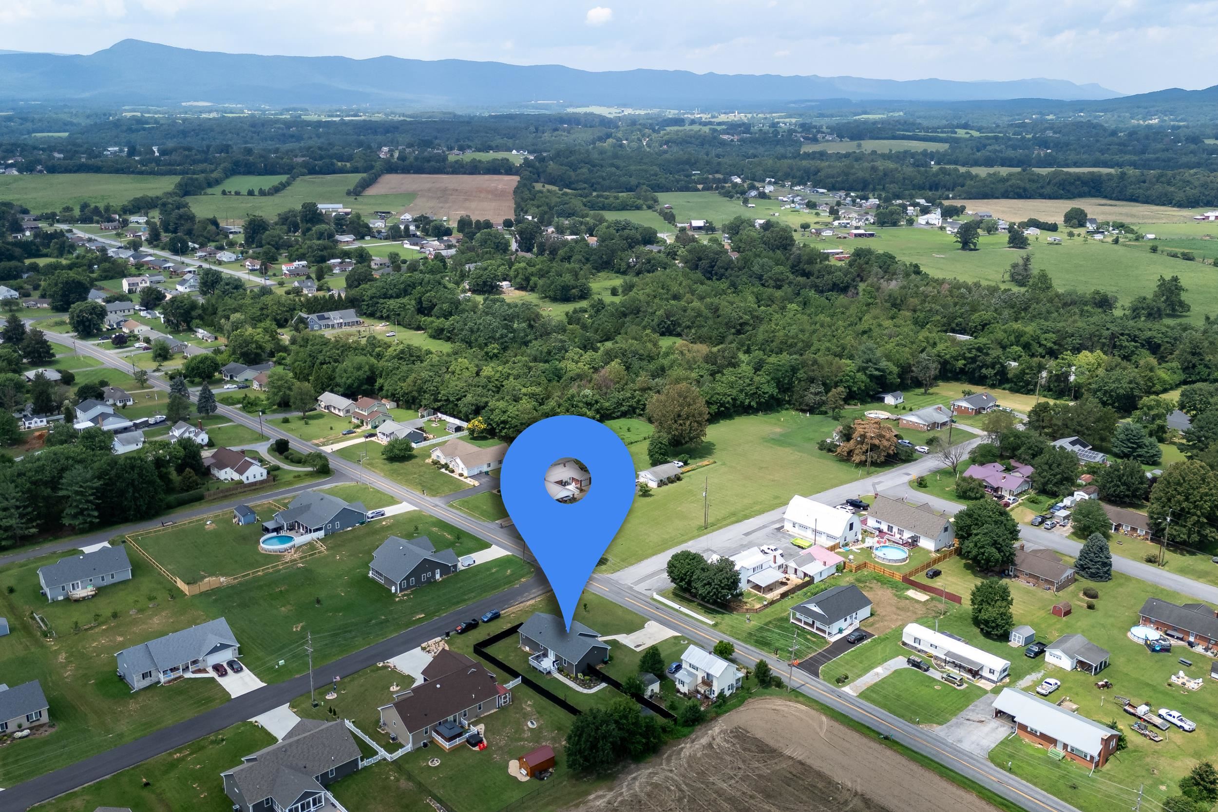 250 FAIRVIEW RD, LURAY, Virginia 22835, 3 Bedrooms Bedrooms, ,2 BathroomsBathrooms,Residential,250 FAIRVIEW RD,666682 MLS # 666682