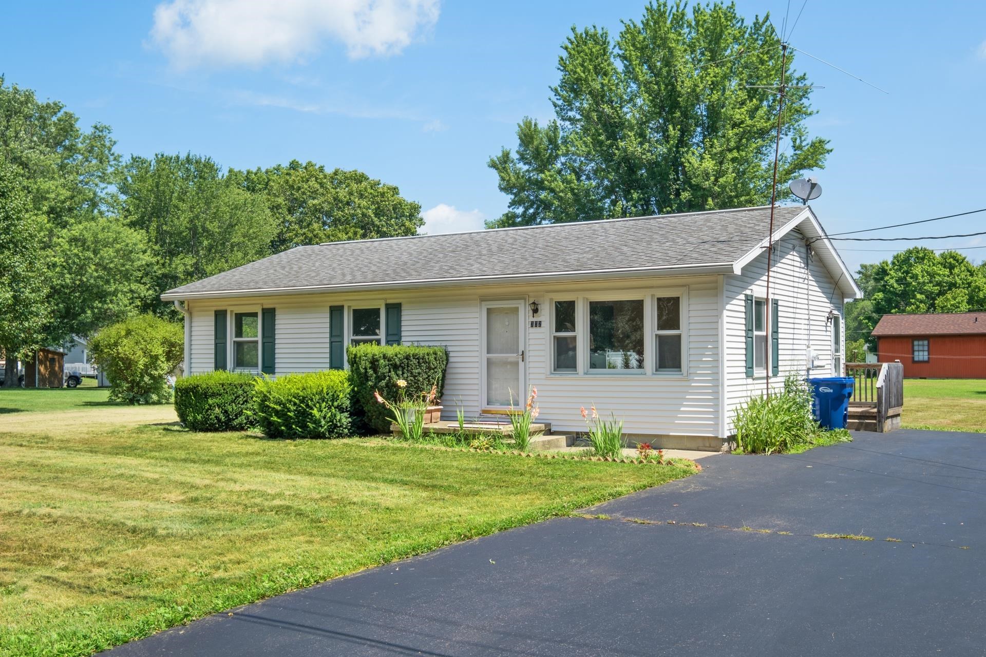 302 17TH ST, GROTTOES, Virginia 24441, 3 Bedrooms Bedrooms, ,1 BathroomBathrooms,Residential,302 17TH ST,666683 MLS # 666683