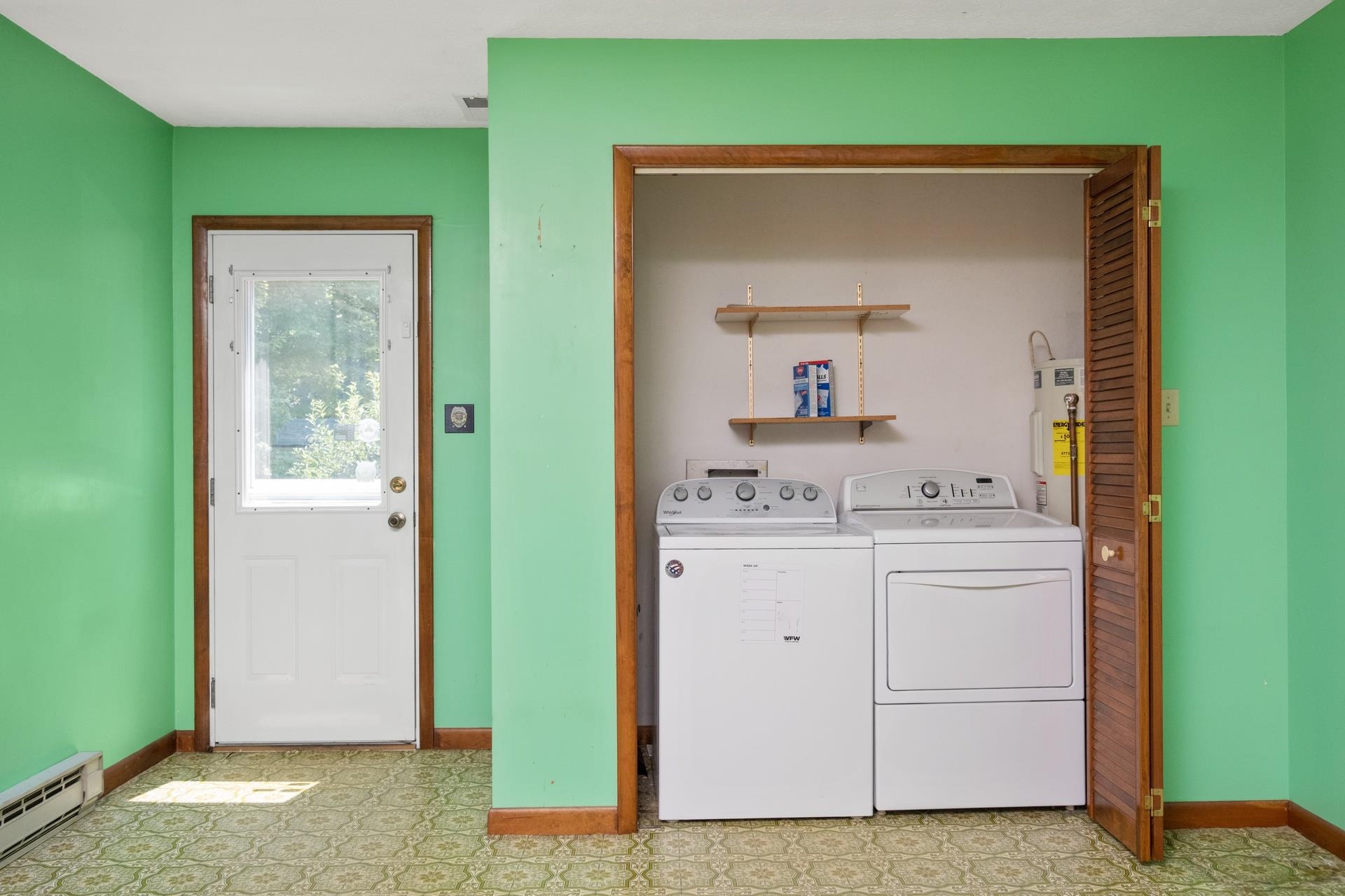 302 17TH ST, GROTTOES, Virginia 24441, 3 Bedrooms Bedrooms, ,1 BathroomBathrooms,Residential,302 17TH ST,666683 MLS # 666683