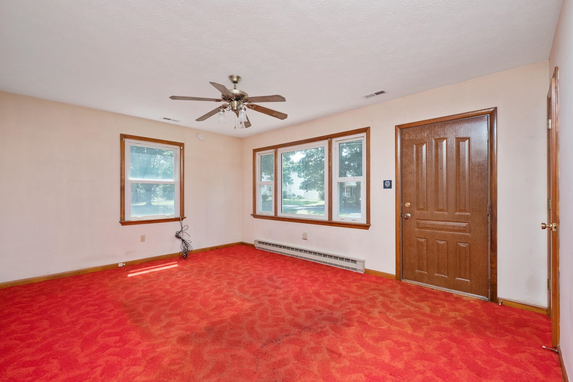 302 17TH ST, GROTTOES, Virginia 24441, 3 Bedrooms Bedrooms, ,1 BathroomBathrooms,Residential,302 17TH ST,666683 MLS # 666683