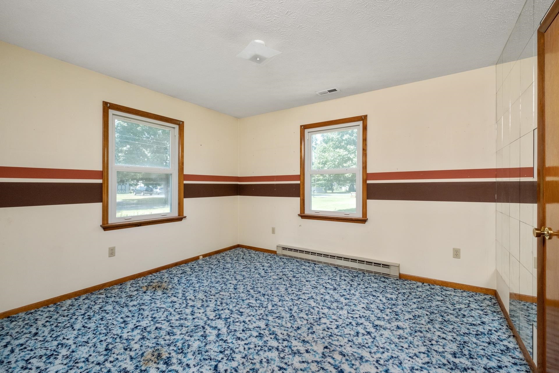302 17TH ST, GROTTOES, Virginia 24441, 3 Bedrooms Bedrooms, ,1 BathroomBathrooms,Residential,302 17TH ST,666683 MLS # 666683