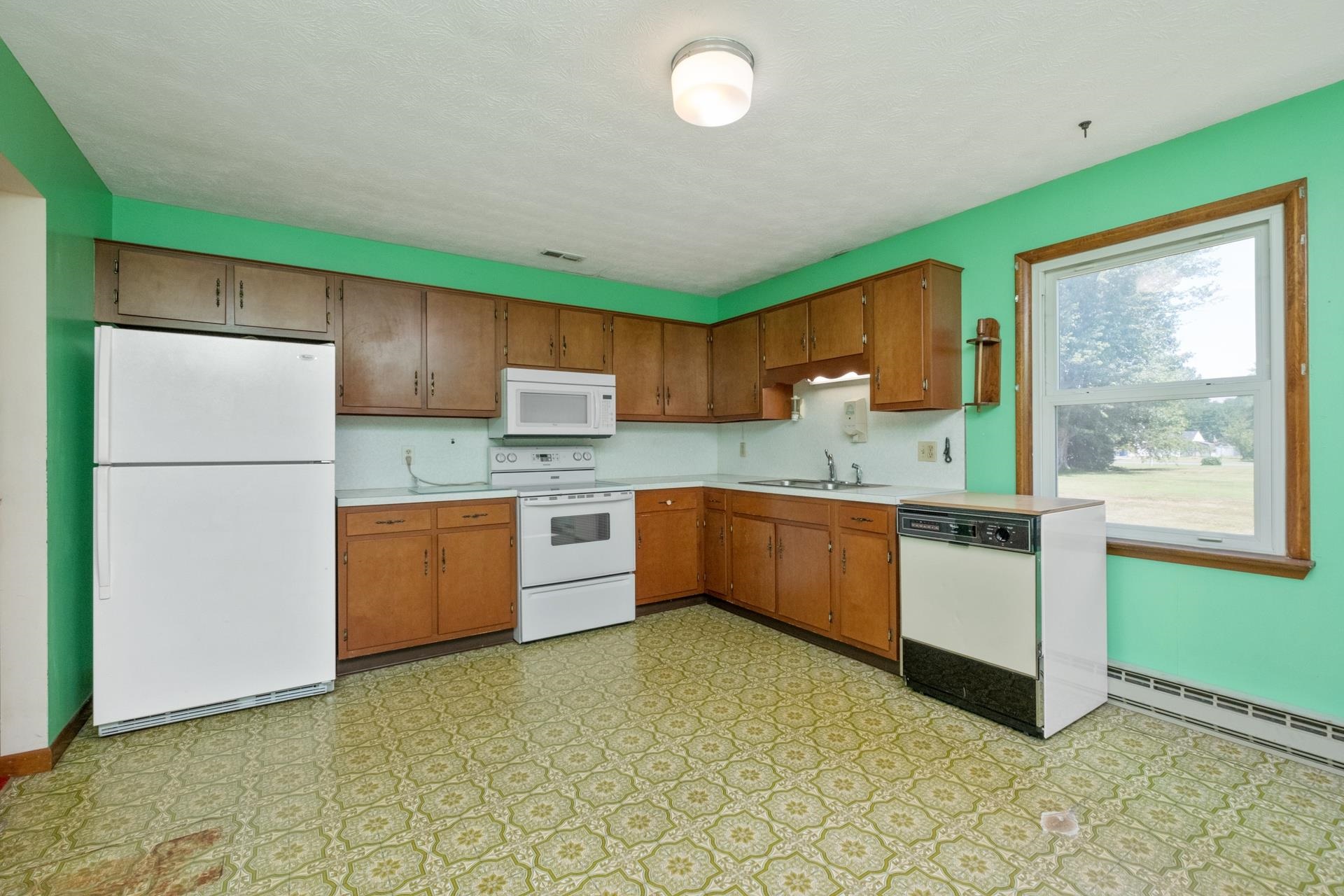 302 17TH ST, GROTTOES, Virginia 24441, 3 Bedrooms Bedrooms, ,1 BathroomBathrooms,Residential,302 17TH ST,666683 MLS # 666683