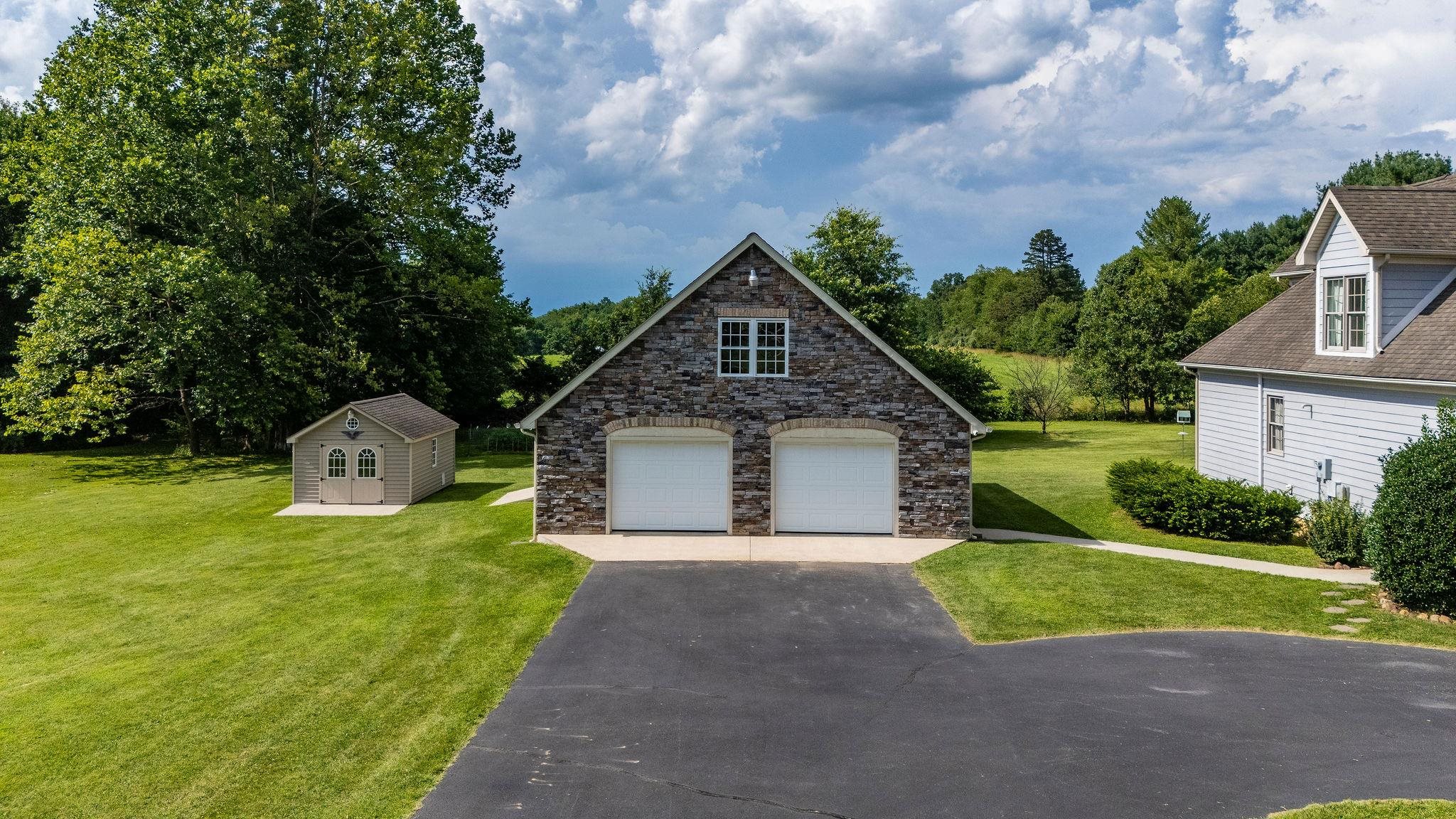 31 HAMPTON DR, STUARTS DRAFT, Virginia 24477, 4 Bedrooms Bedrooms, ,2 BathroomsBathrooms,Residential,31 HAMPTON DR,666686 MLS # 666686
