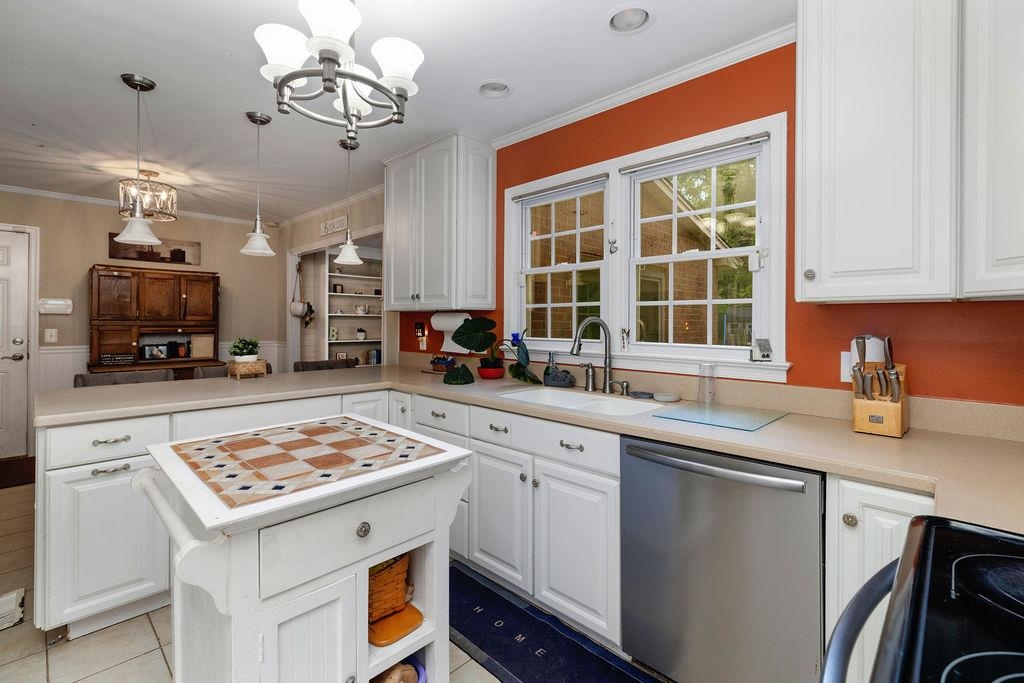 935 GLENWOOD BLVD, WAYNESBORO, Virginia 22980, 4 Bedrooms Bedrooms, ,2 BathroomsBathrooms,Residential,935 GLENWOOD BLVD,666690 MLS # 666690