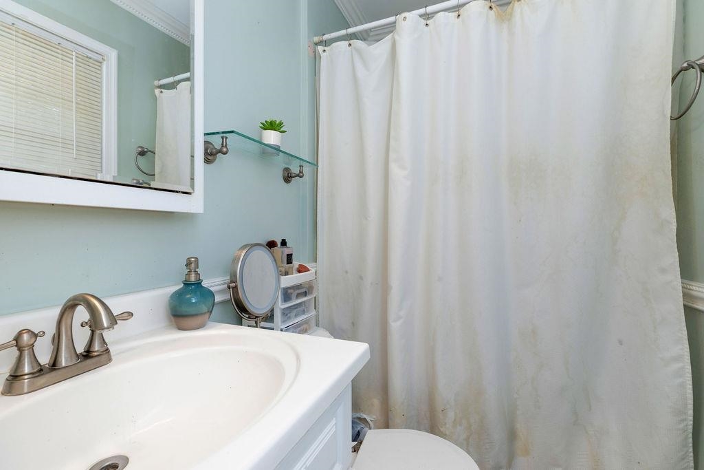 935 GLENWOOD BLVD, WAYNESBORO, Virginia 22980, 4 Bedrooms Bedrooms, ,2 BathroomsBathrooms,Residential,935 GLENWOOD BLVD,666690 MLS # 666690