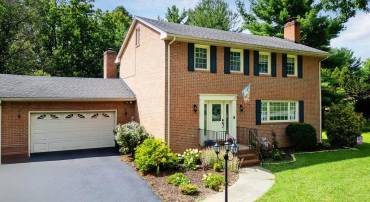 935 GLENWOOD BLVD, WAYNESBORO, Virginia 22980, 4 Bedrooms Bedrooms, ,2 BathroomsBathrooms,Residential,935 GLENWOOD BLVD,666690 MLS # 666690