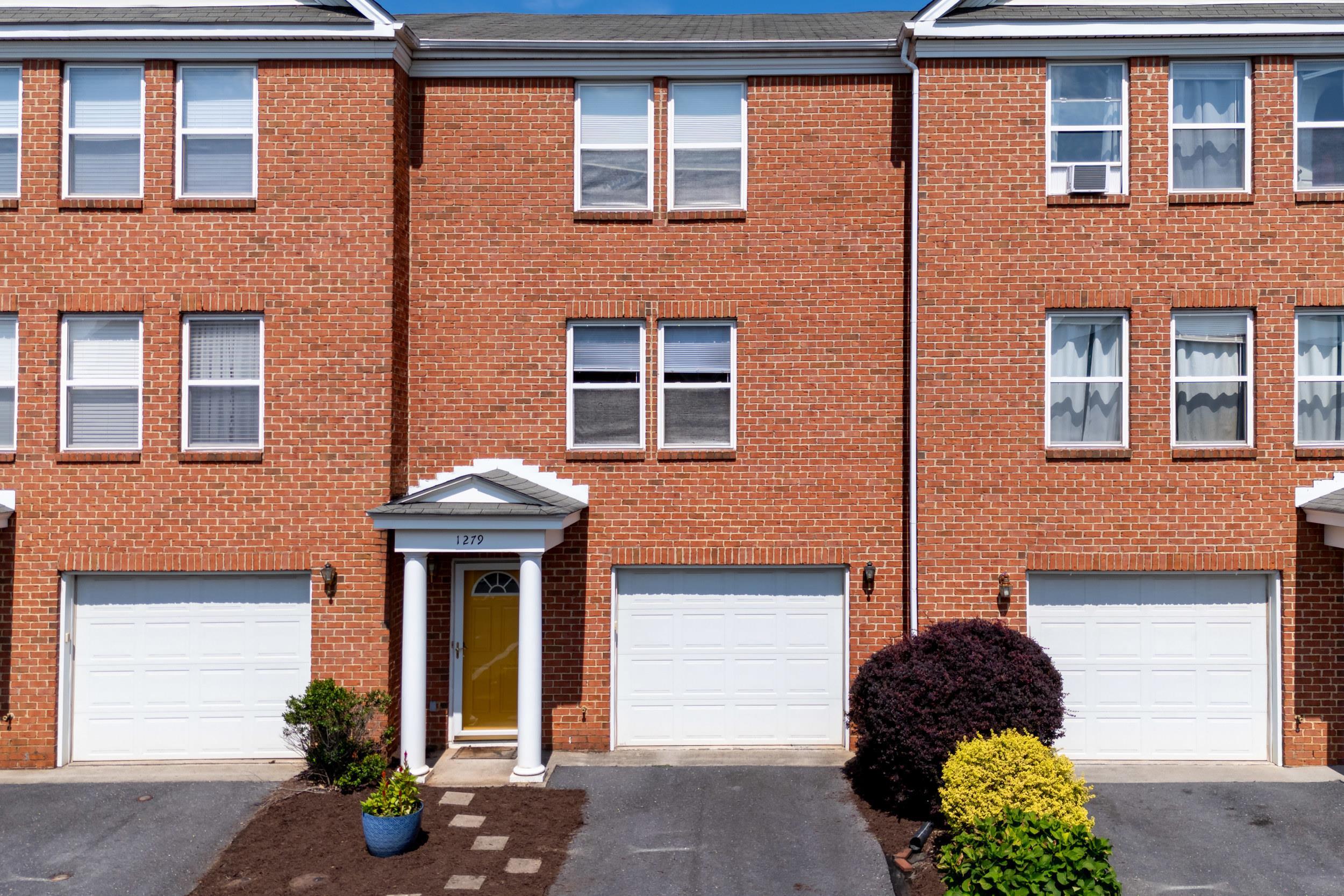 1279 OLD RICHMOND CIR, HARRISONBURG, Virginia 22802, 3 Bedrooms Bedrooms, ,2 BathroomsBathrooms,Residential,1279 OLD RICHMOND CIR,666693 MLS # 666693