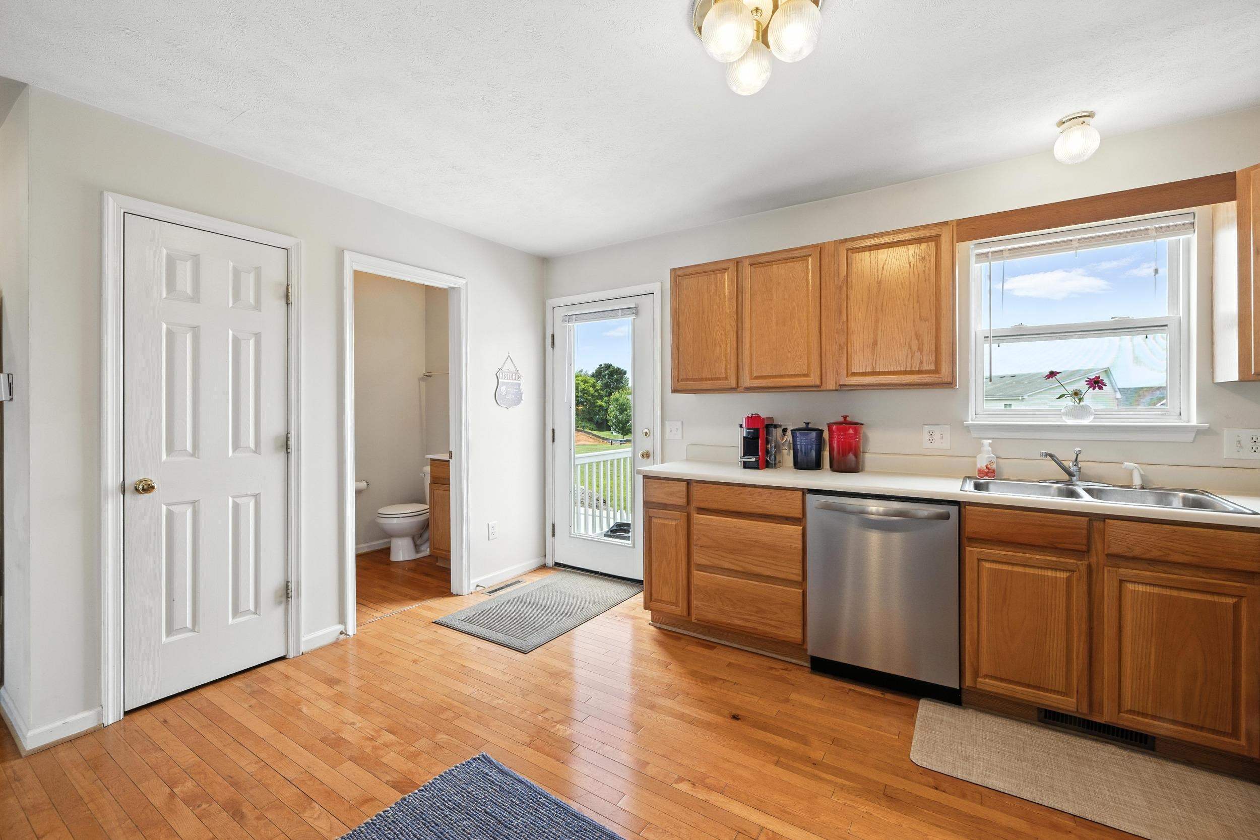 1279 OLD RICHMOND CIR, HARRISONBURG, Virginia 22802, 3 Bedrooms Bedrooms, ,2 BathroomsBathrooms,Residential,1279 OLD RICHMOND CIR,666693 MLS # 666693
