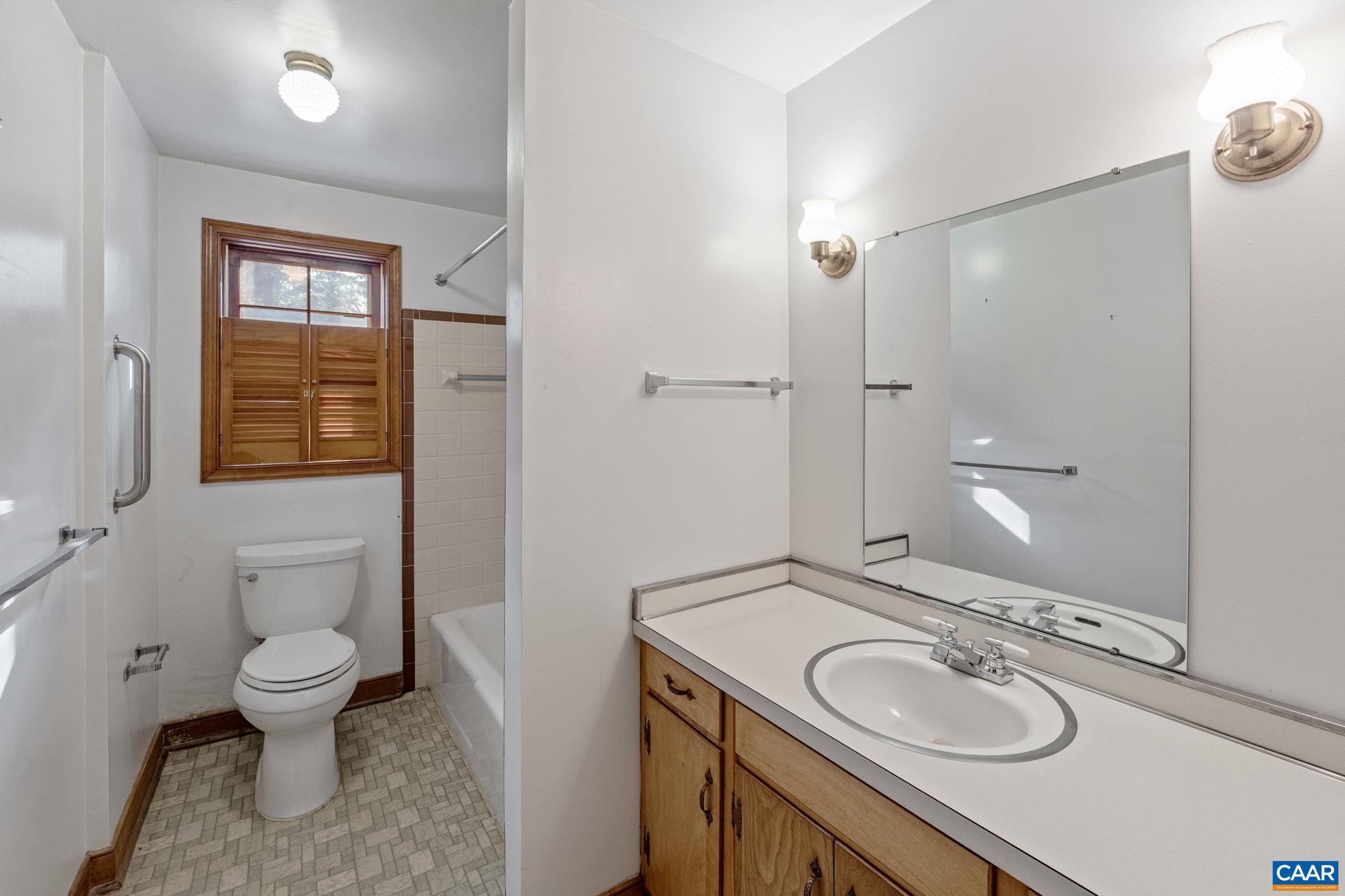 411 WESTMORELAND CT, CHARLOTTESVILLE, Virginia 22901, 4 Bedrooms Bedrooms, ,3 BathroomsBathrooms,Residential,411 WESTMORELAND CT,666696 MLS # 666696