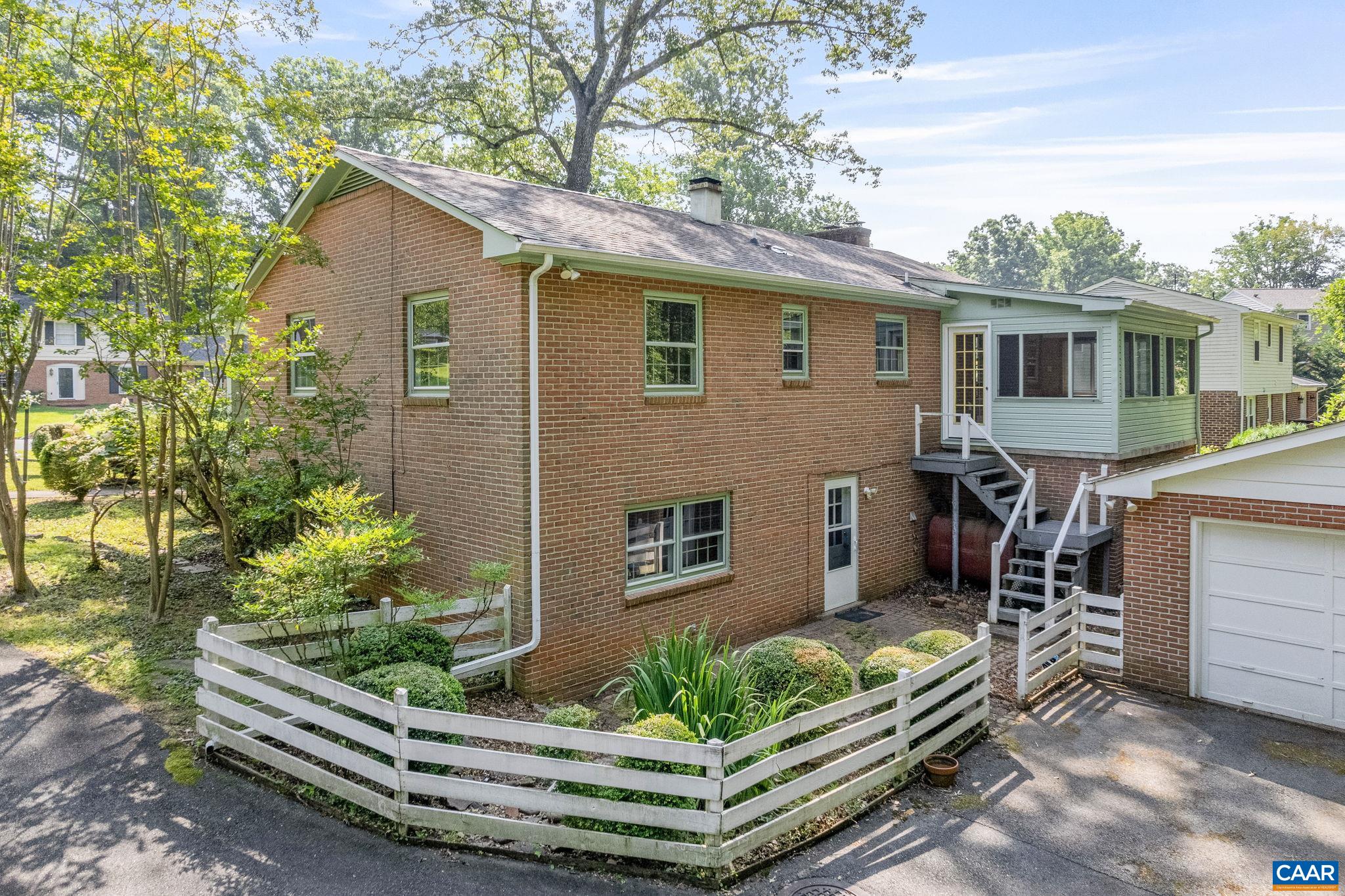 411 WESTMORELAND CT, CHARLOTTESVILLE, Virginia 22901, 4 Bedrooms Bedrooms, ,3 BathroomsBathrooms,Residential,411 WESTMORELAND CT,666696 MLS # 666696