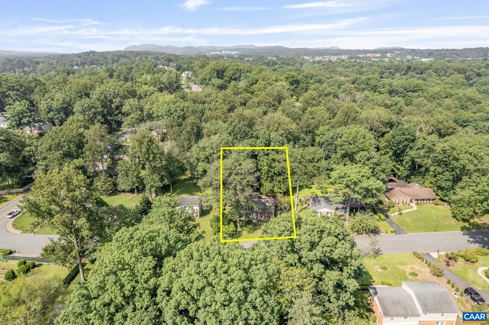 411 WESTMORELAND CT, CHARLOTTESVILLE, Virginia 22901, 4 Bedrooms Bedrooms, ,3 BathroomsBathrooms,Residential,411 WESTMORELAND CT,666696 MLS # 666696