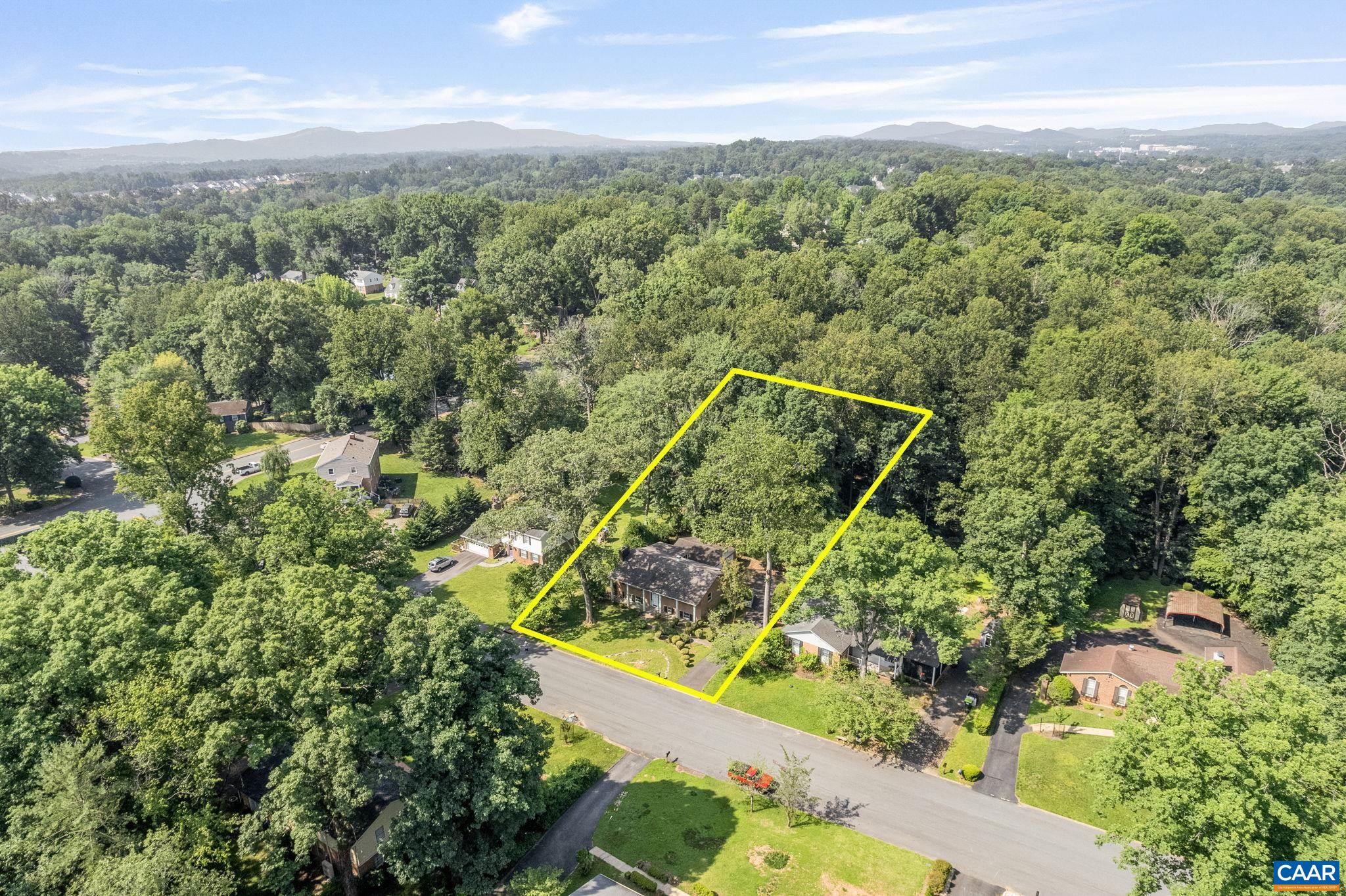 411 WESTMORELAND CT, CHARLOTTESVILLE, Virginia 22901, 4 Bedrooms Bedrooms, ,3 BathroomsBathrooms,Residential,411 WESTMORELAND CT,666696 MLS # 666696