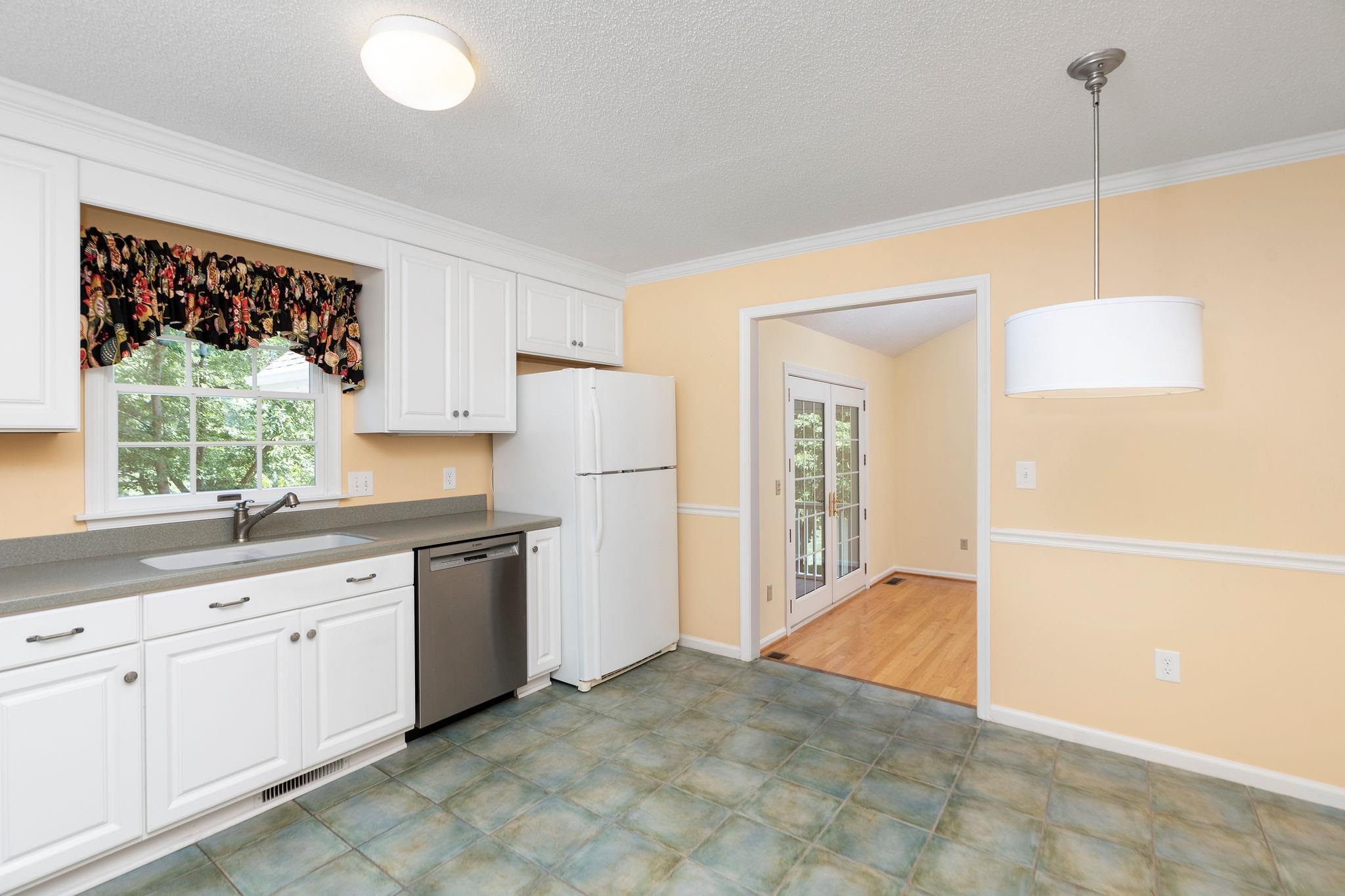 118 SUNSET DR, WAYNESBORO, Virginia 22980, 3 Bedrooms Bedrooms, ,2 BathroomsBathrooms,Residential,118 SUNSET DR,666698 MLS # 666698