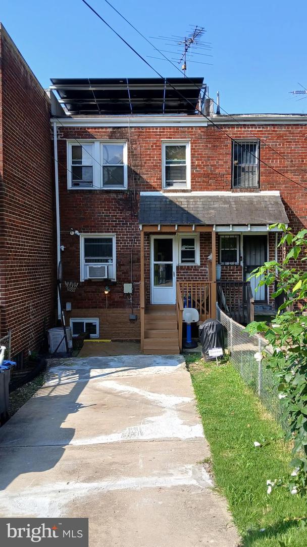 4018 PENNSYLVANIA AVE SE, WASHINGTON, District Of Columbia 20020, 3 Bedrooms Bedrooms, ,2 BathroomsBathrooms,Residential,For sale,4018 PENNSYLVANIA AVE SE,DCDC2190854 MLS # DCDC2190854