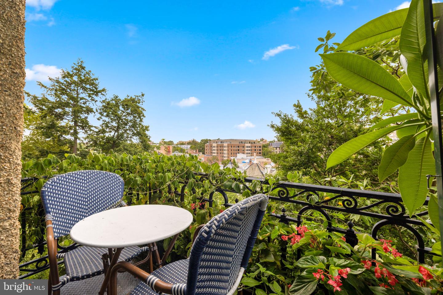 2853 ONTARIO RD NW #323, WASHINGTON, District Of Columbia 20009, 2 Bedrooms Bedrooms, ,1 BathroomBathrooms,Residential,For sale,2853 ONTARIO RD NW #323,DCDC2199674 MLS # DCDC2199674